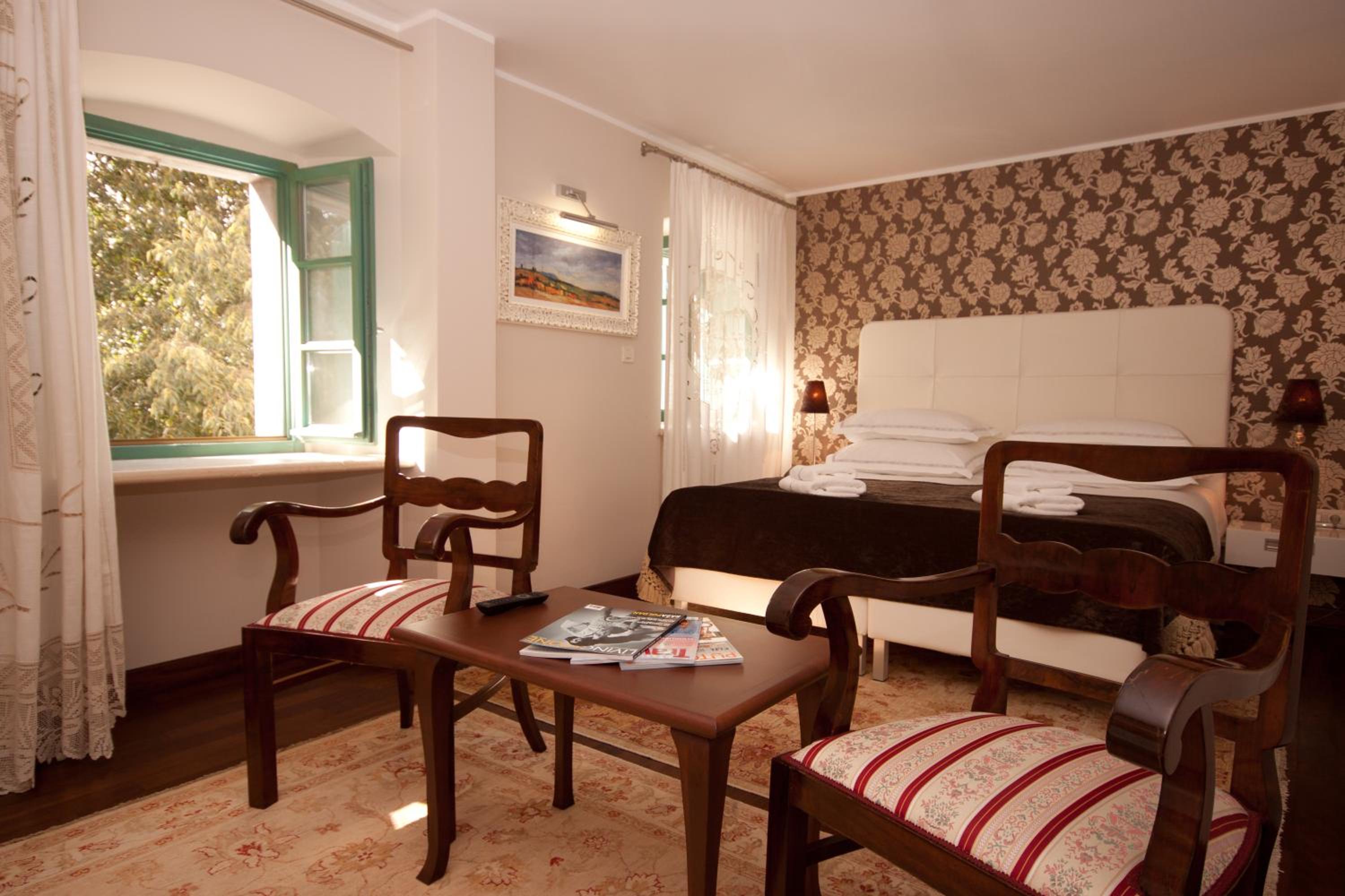 Junior Suite with Garden View