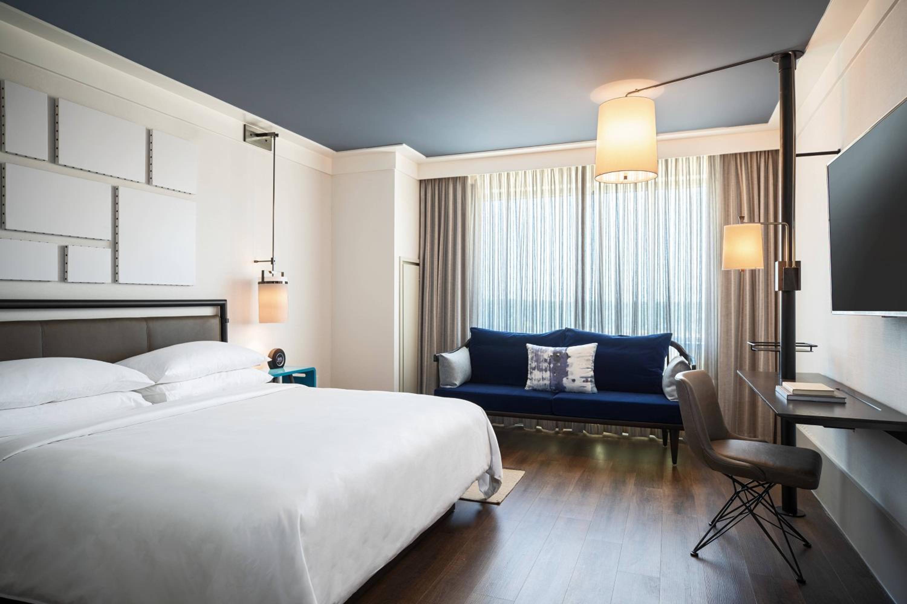 King Room - Hearing Accessible