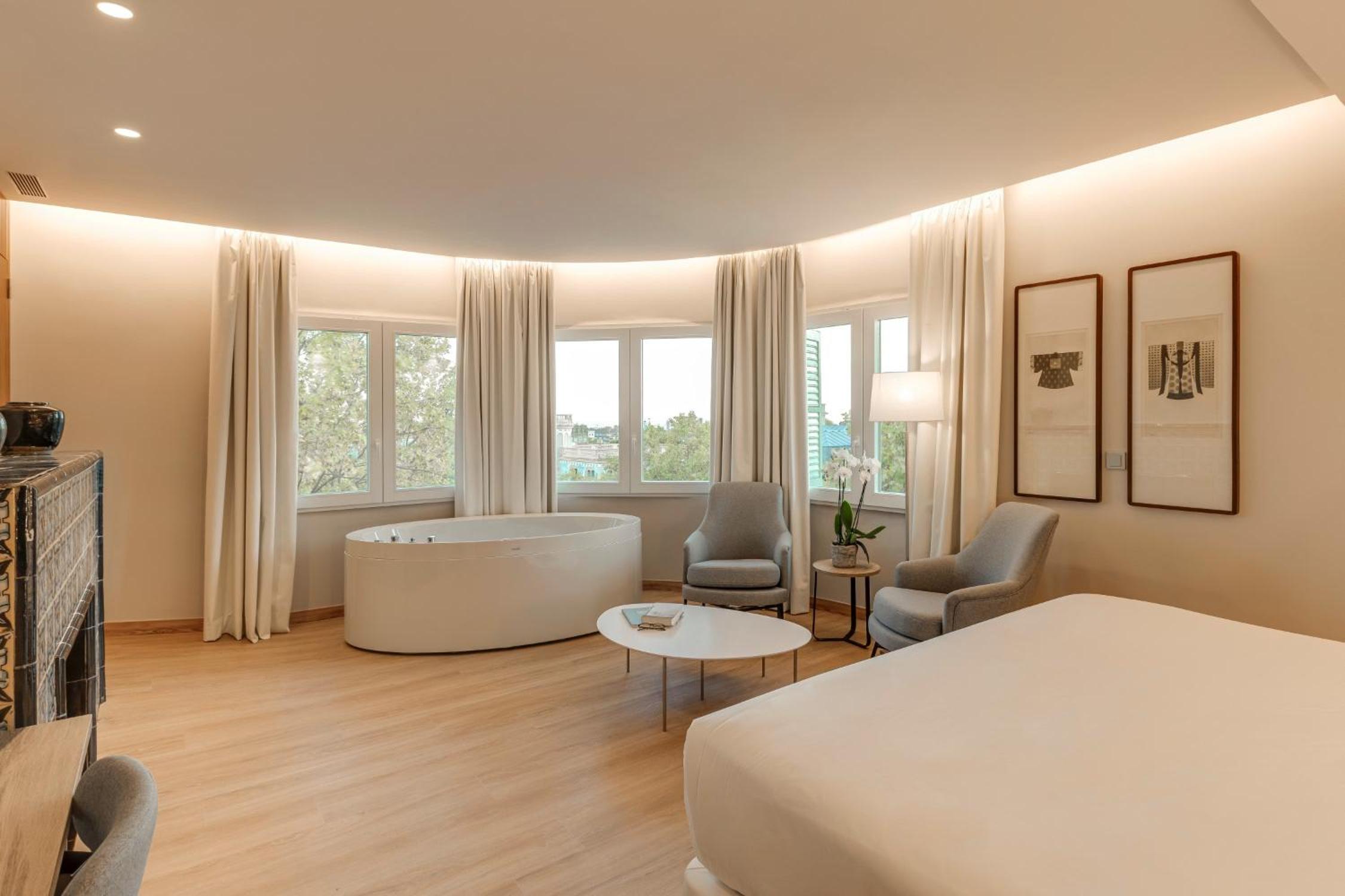 Suite Suite Tibidabo 32 with Hammam, Hydromassage Bathtub and Sauna