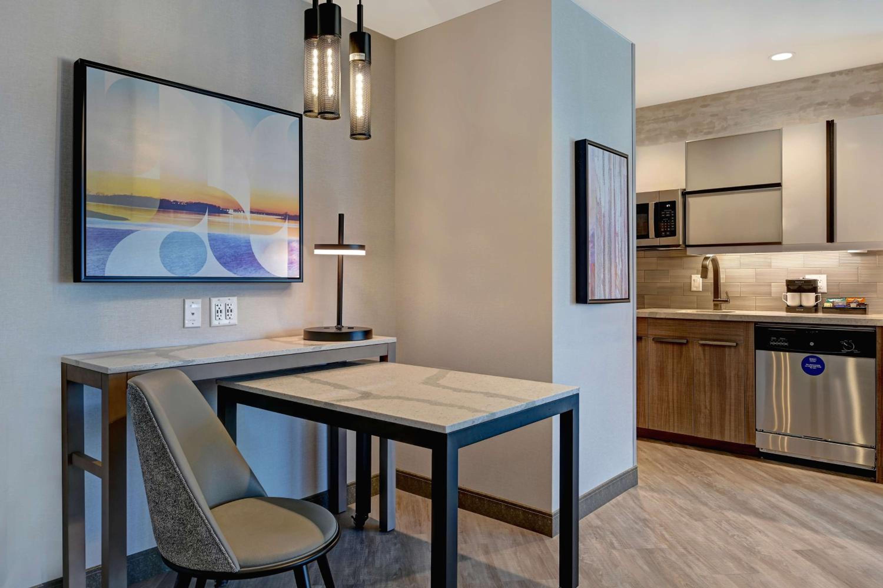 Corner King Studio Suite