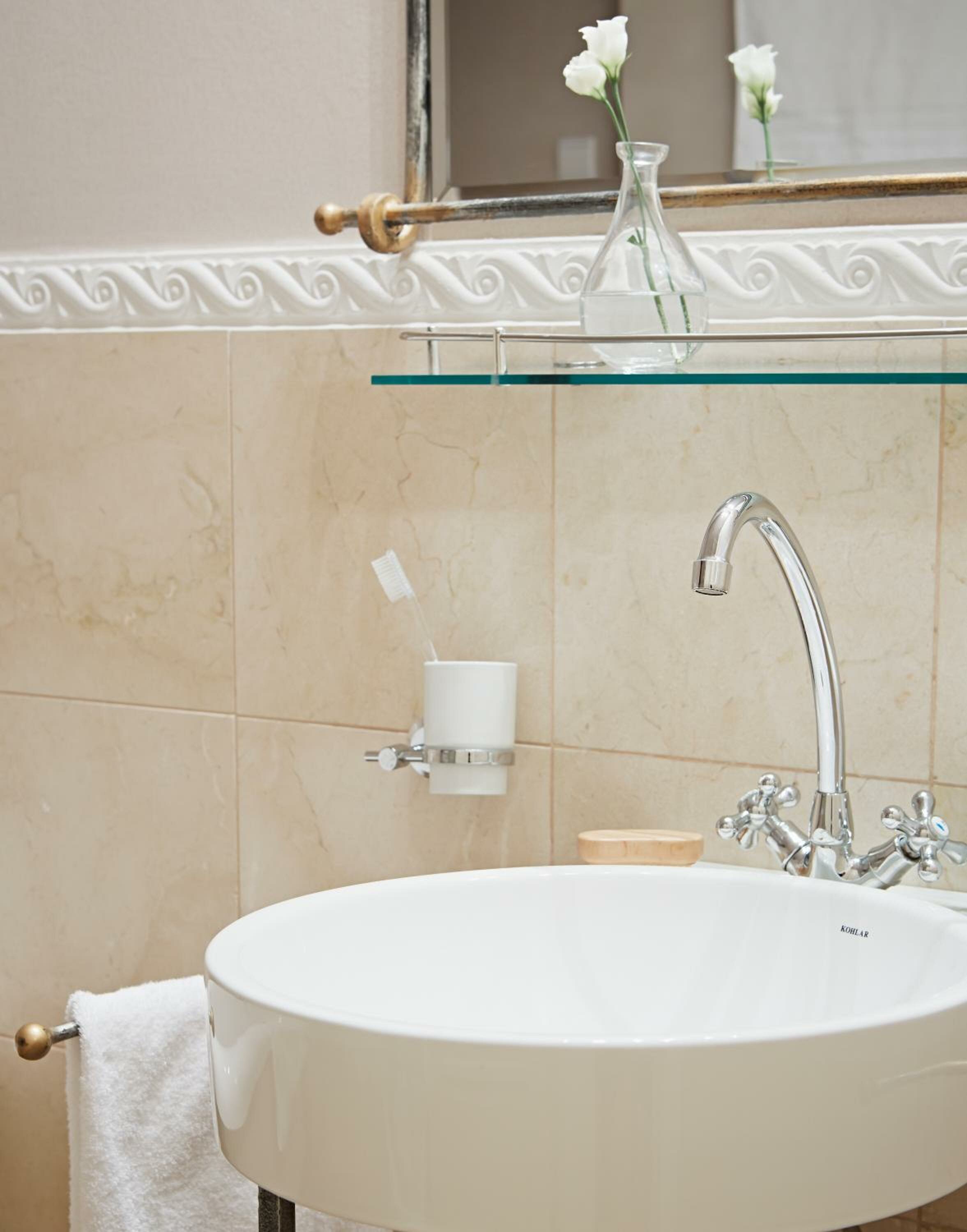 Deluxe Two-Bedroom Apartment