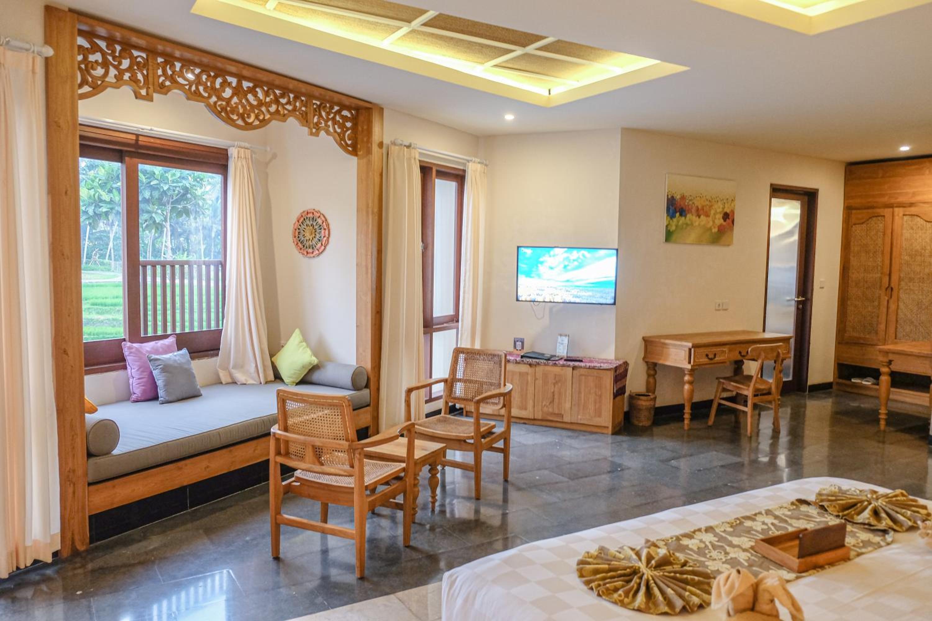 Suite with Pool View