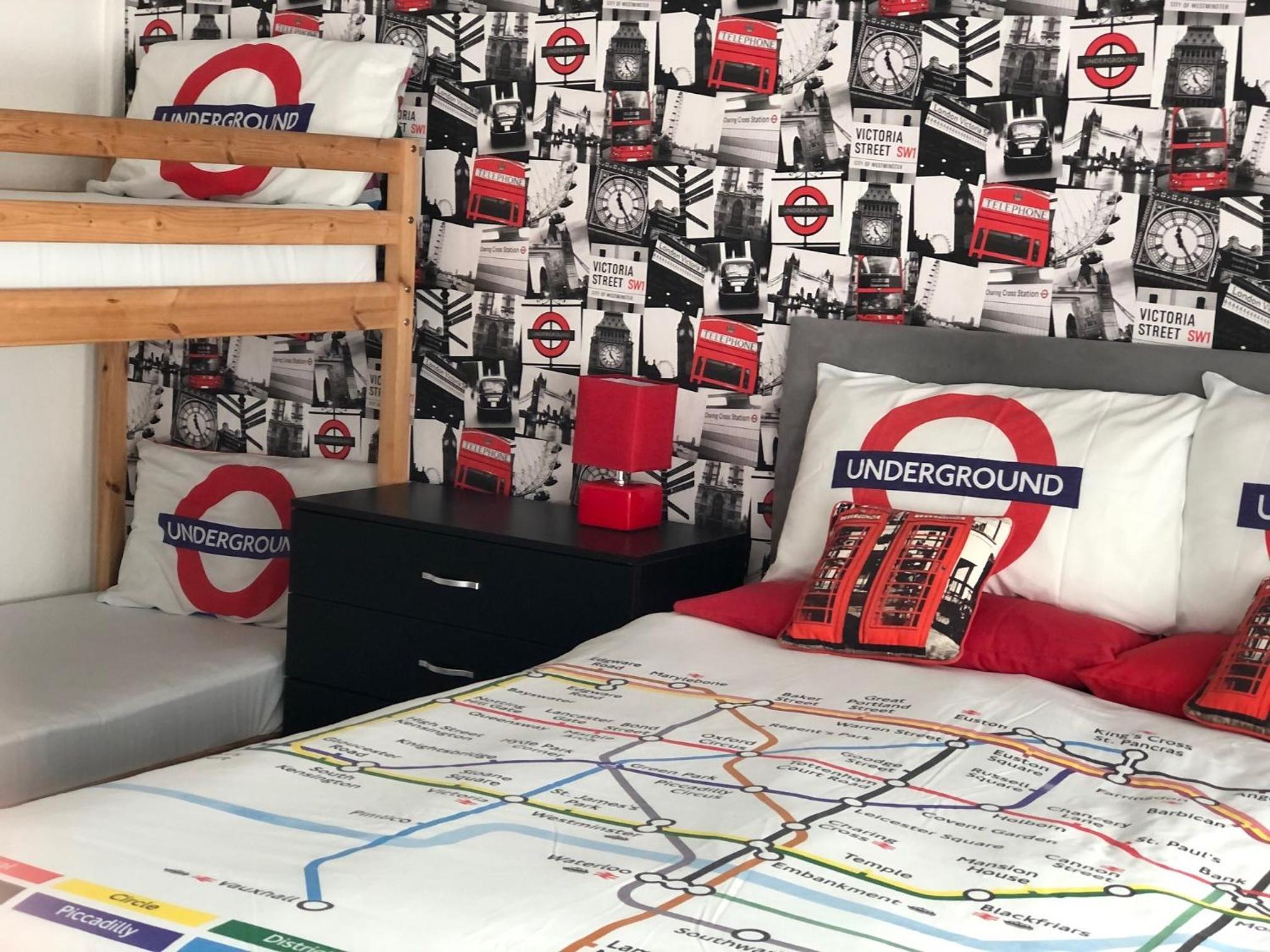 Small Family Room (6) 