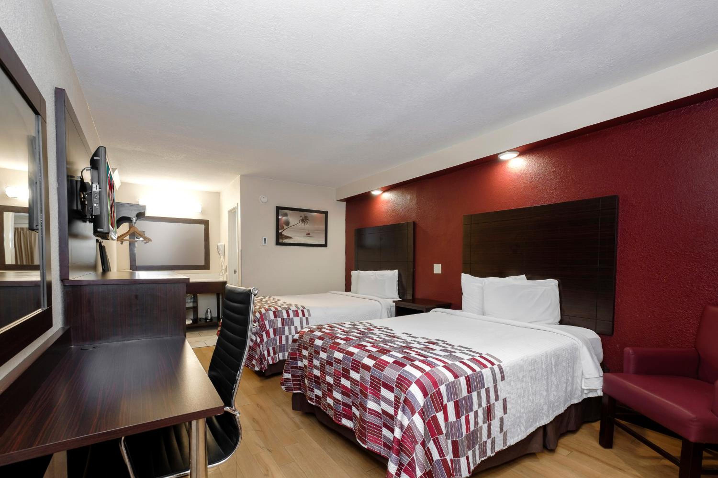 Deluxe Room with Two Double Beds Non-Smoking