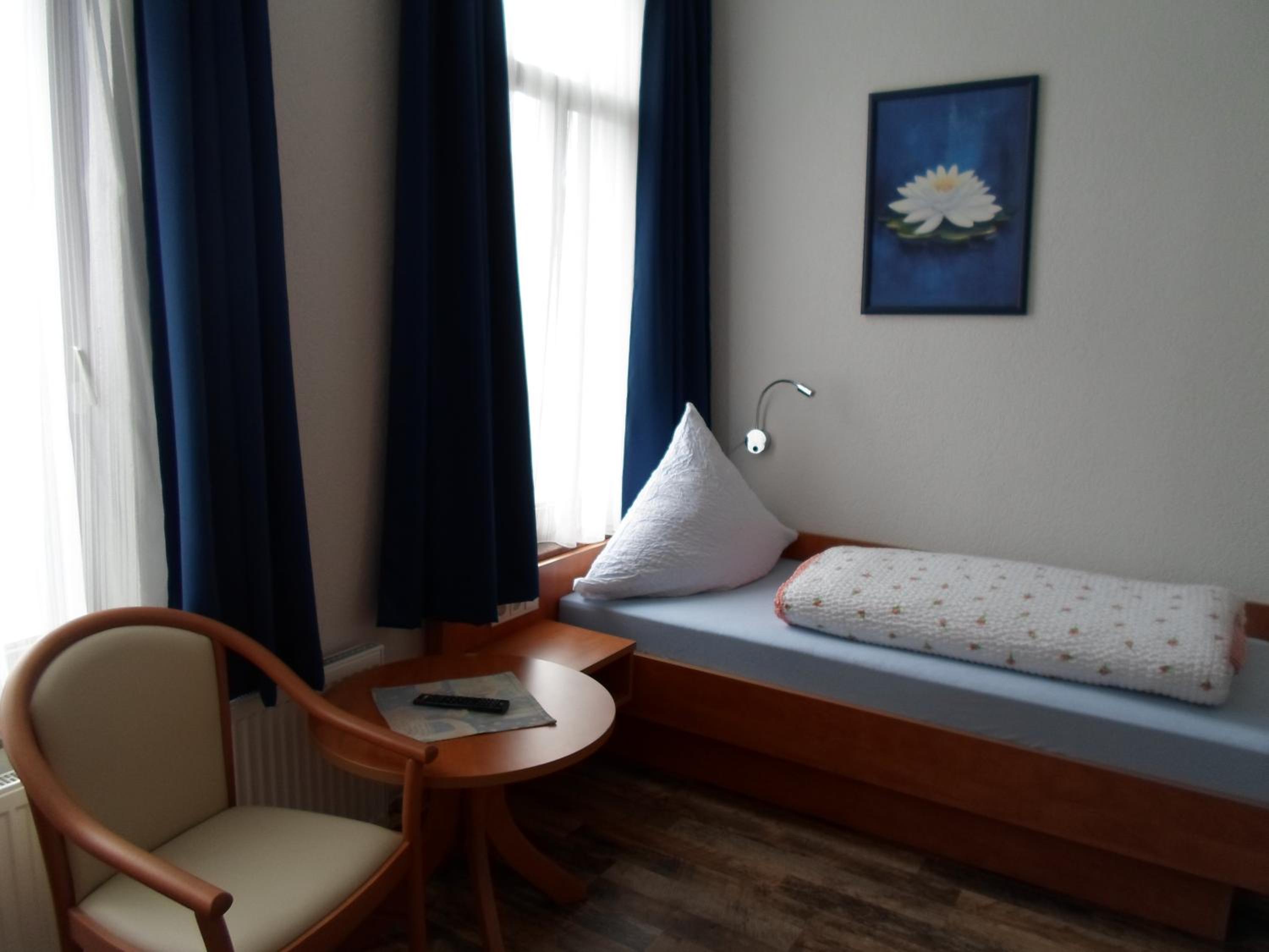 Single Room with Private External Bathroom