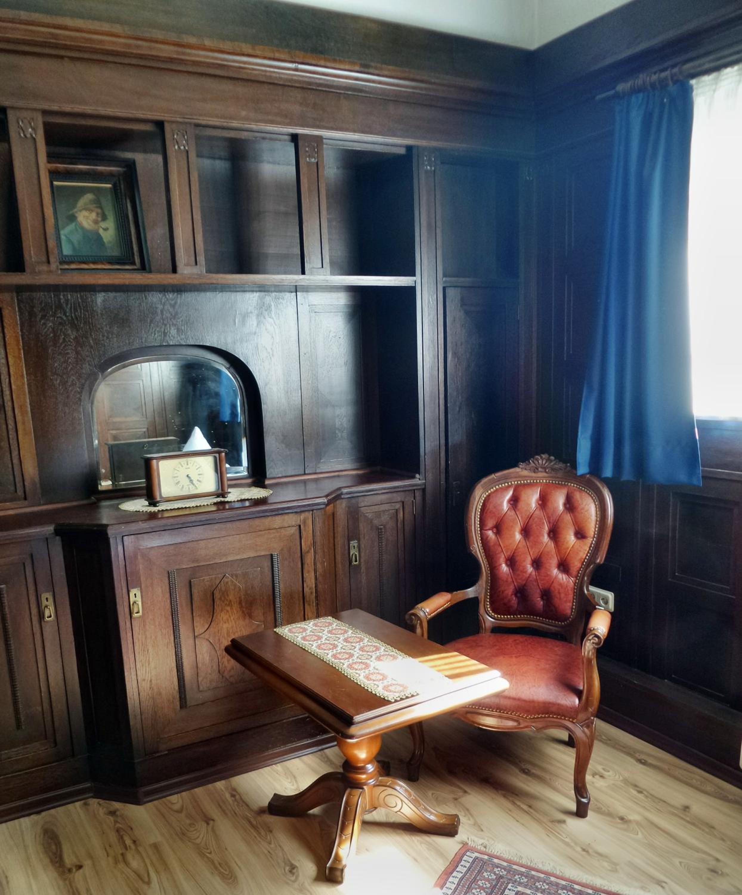 Single Room with Private External Bathroom