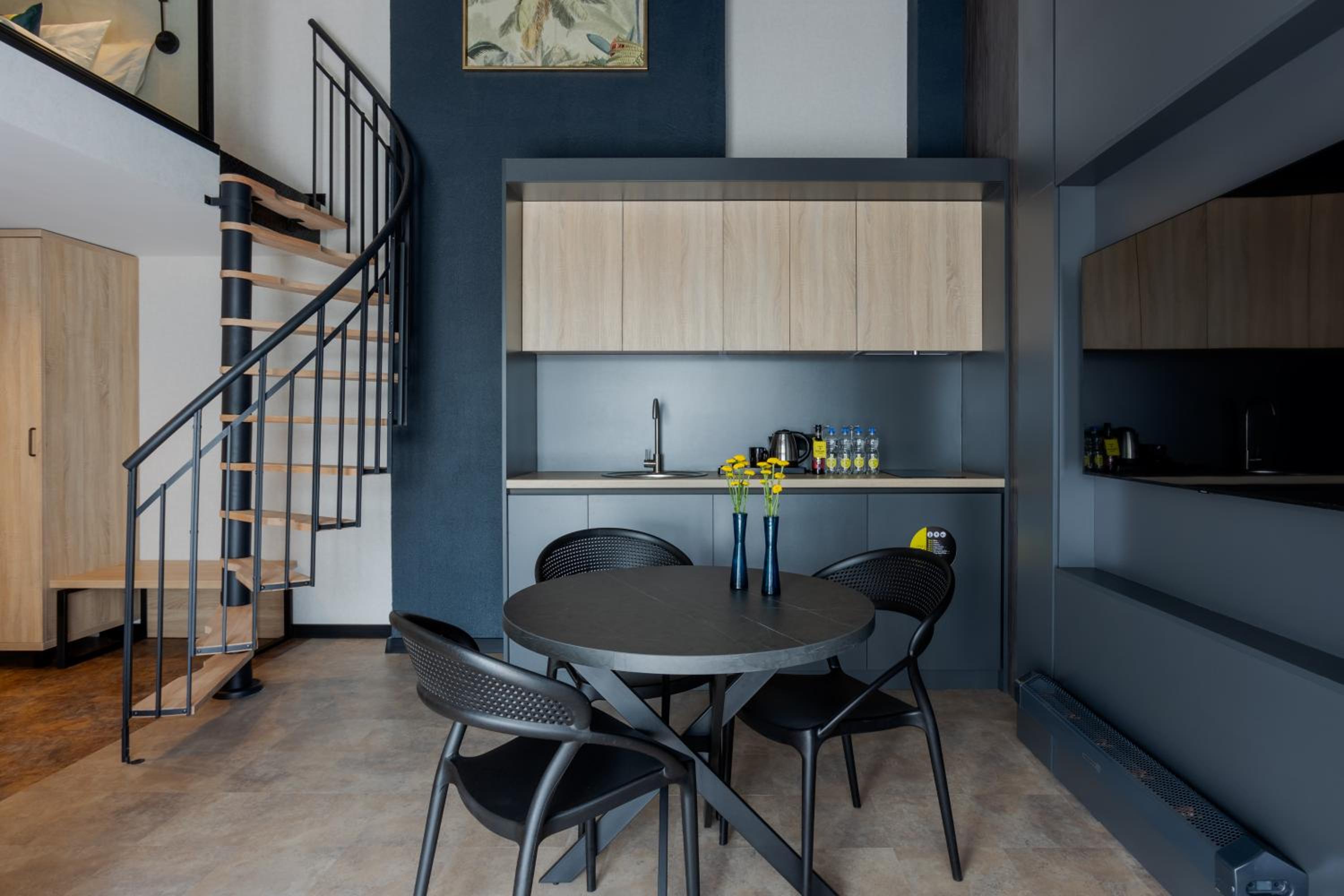 Two-Bedroom Deluxe Apartment with Garden View