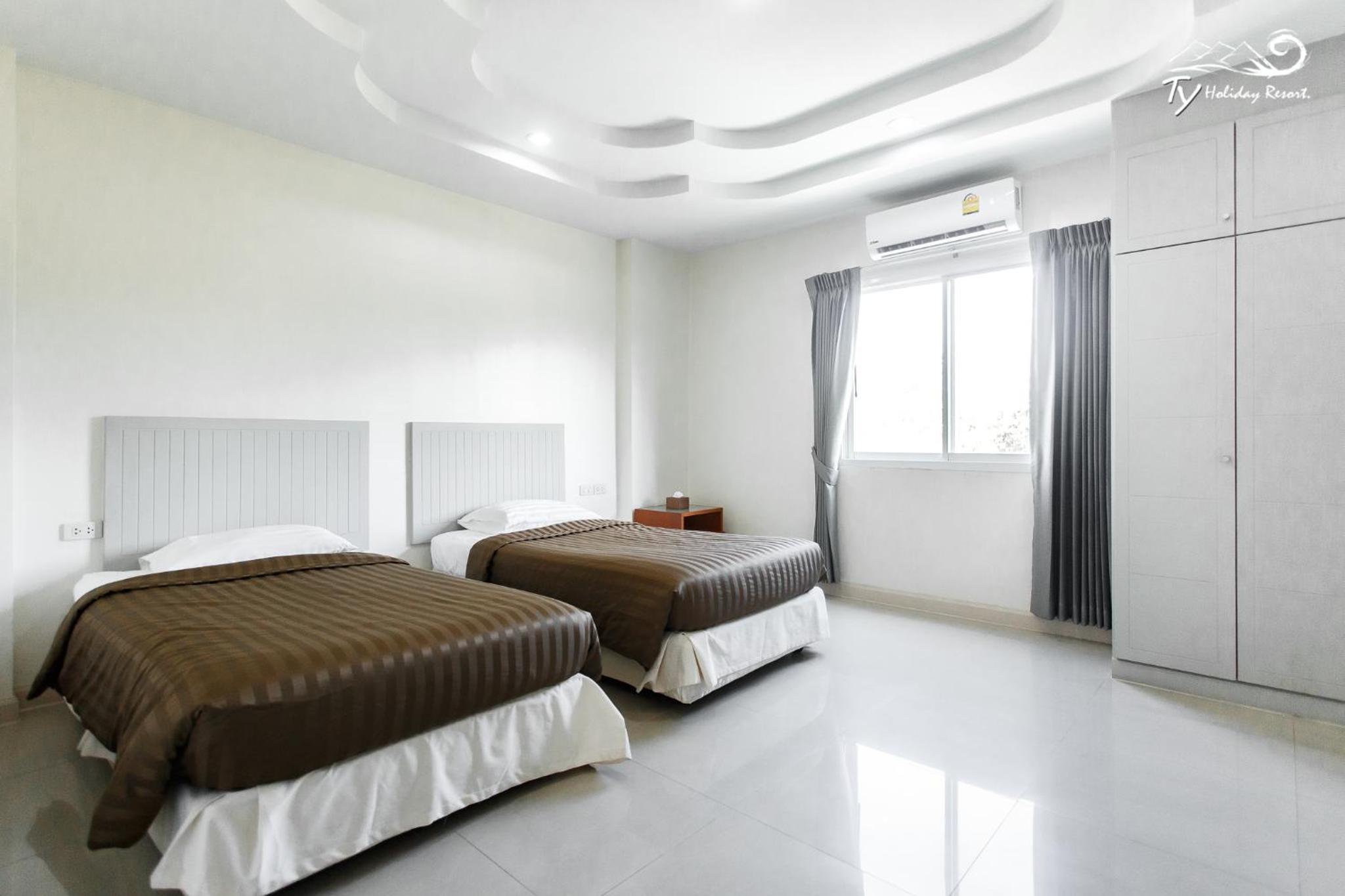 Seven-Bedroom Villa with Private Pool 233	