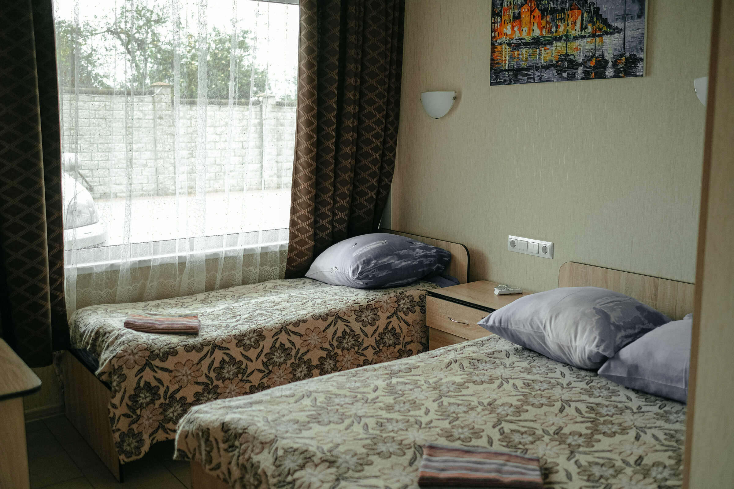 Семейный номер 1 большая кровать  и 1 стандартная