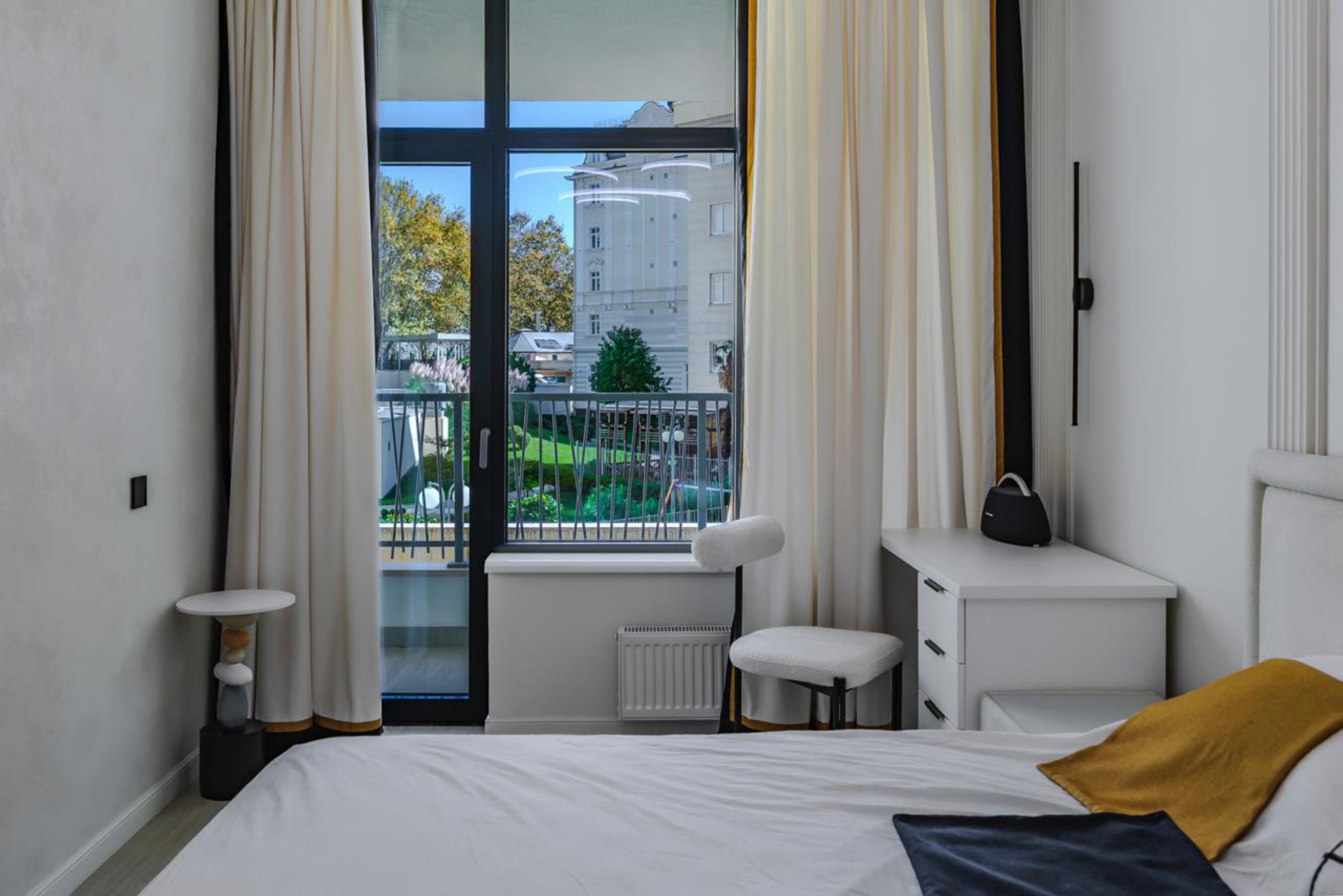 Двухкомнатный LUX c одной спальней (2 этаж)