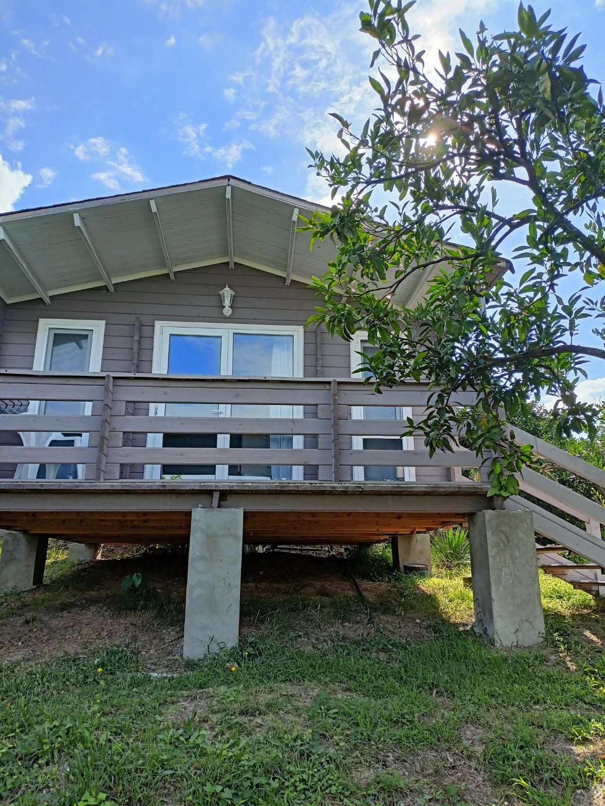 Четырехместный домик № 2 с видом на море и горы