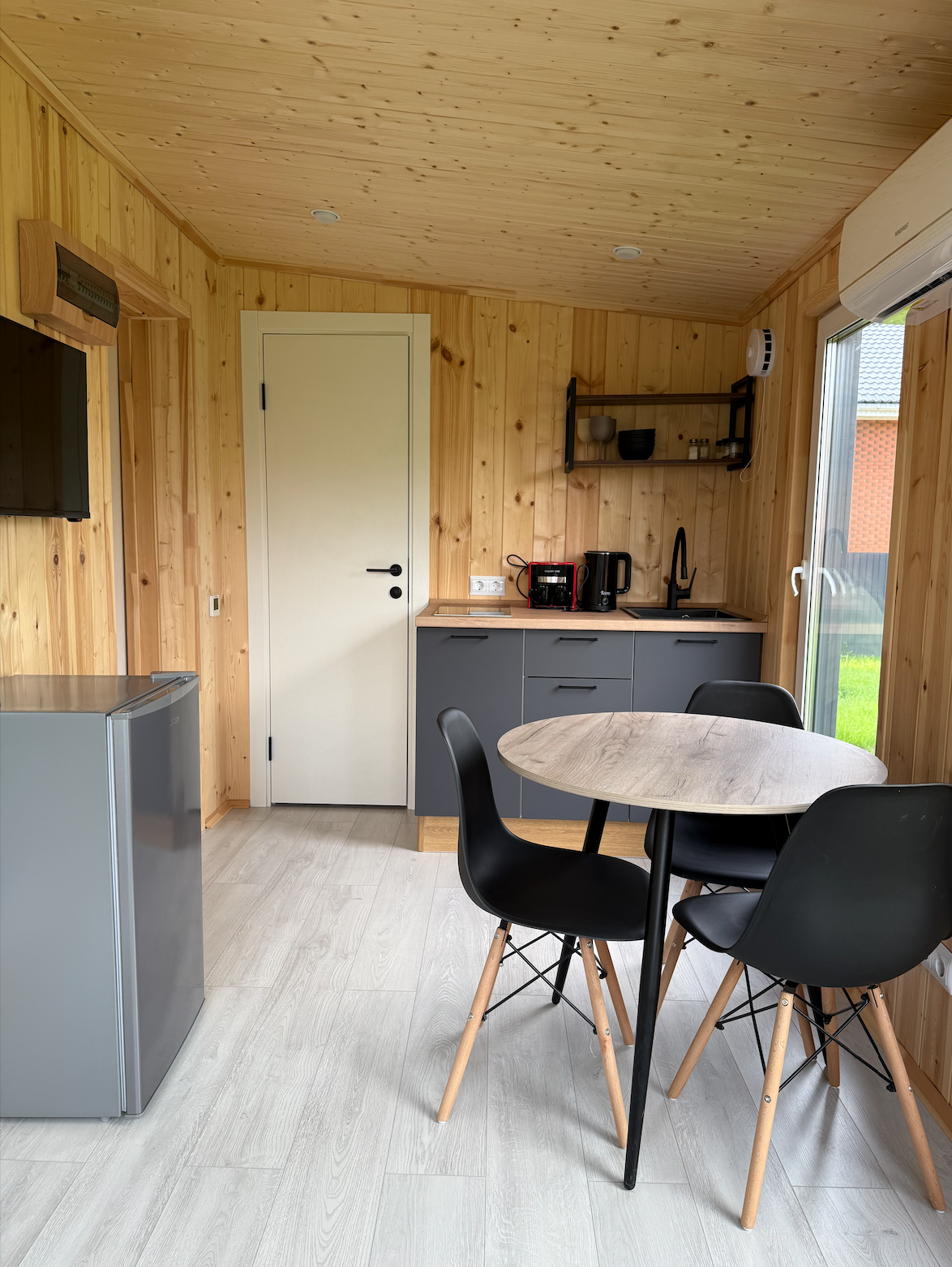 Домик "Модерн" с отдельной спальней и кухней-гостиной