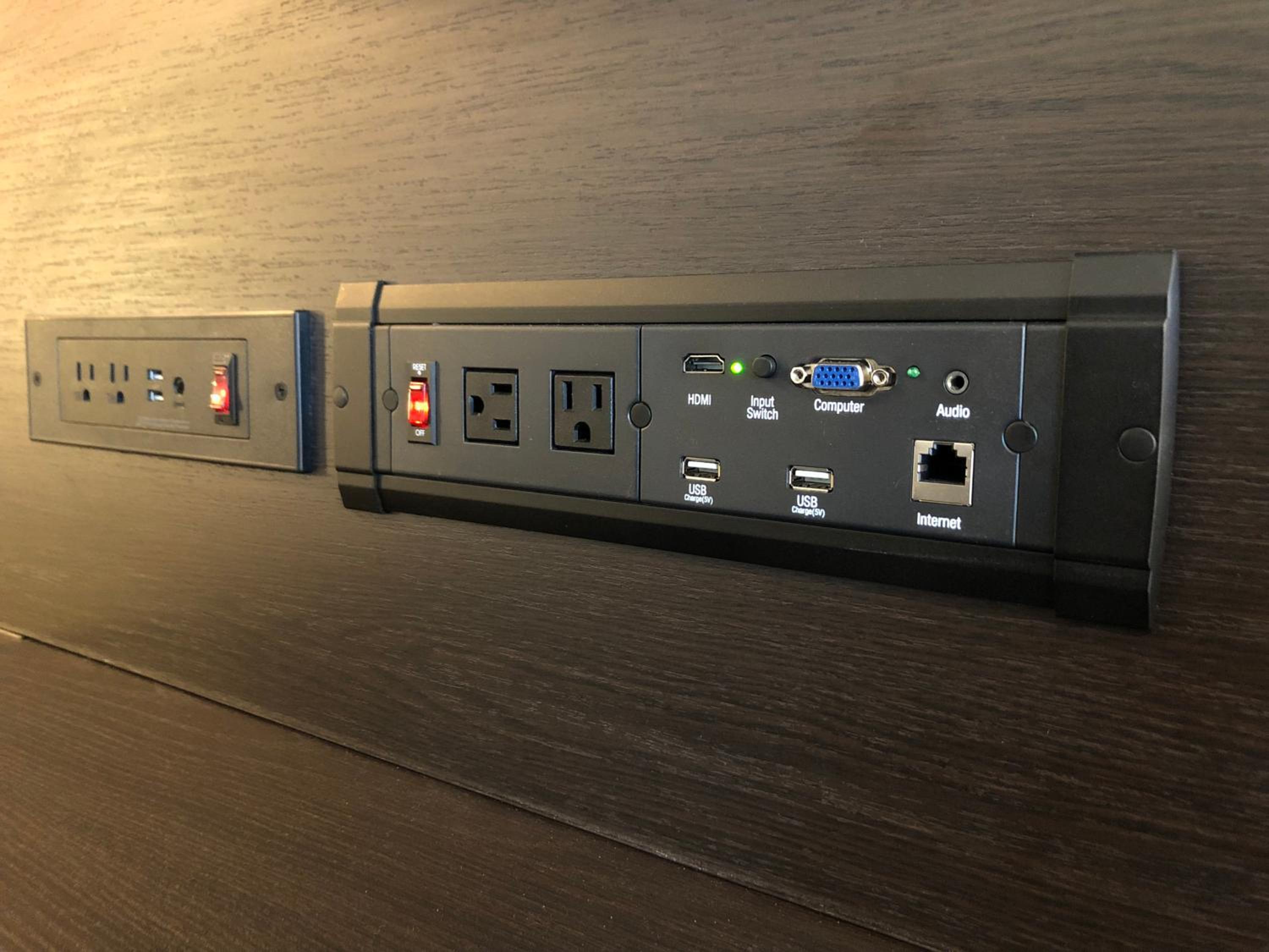 King Room with Mountain View - Non-Smoking