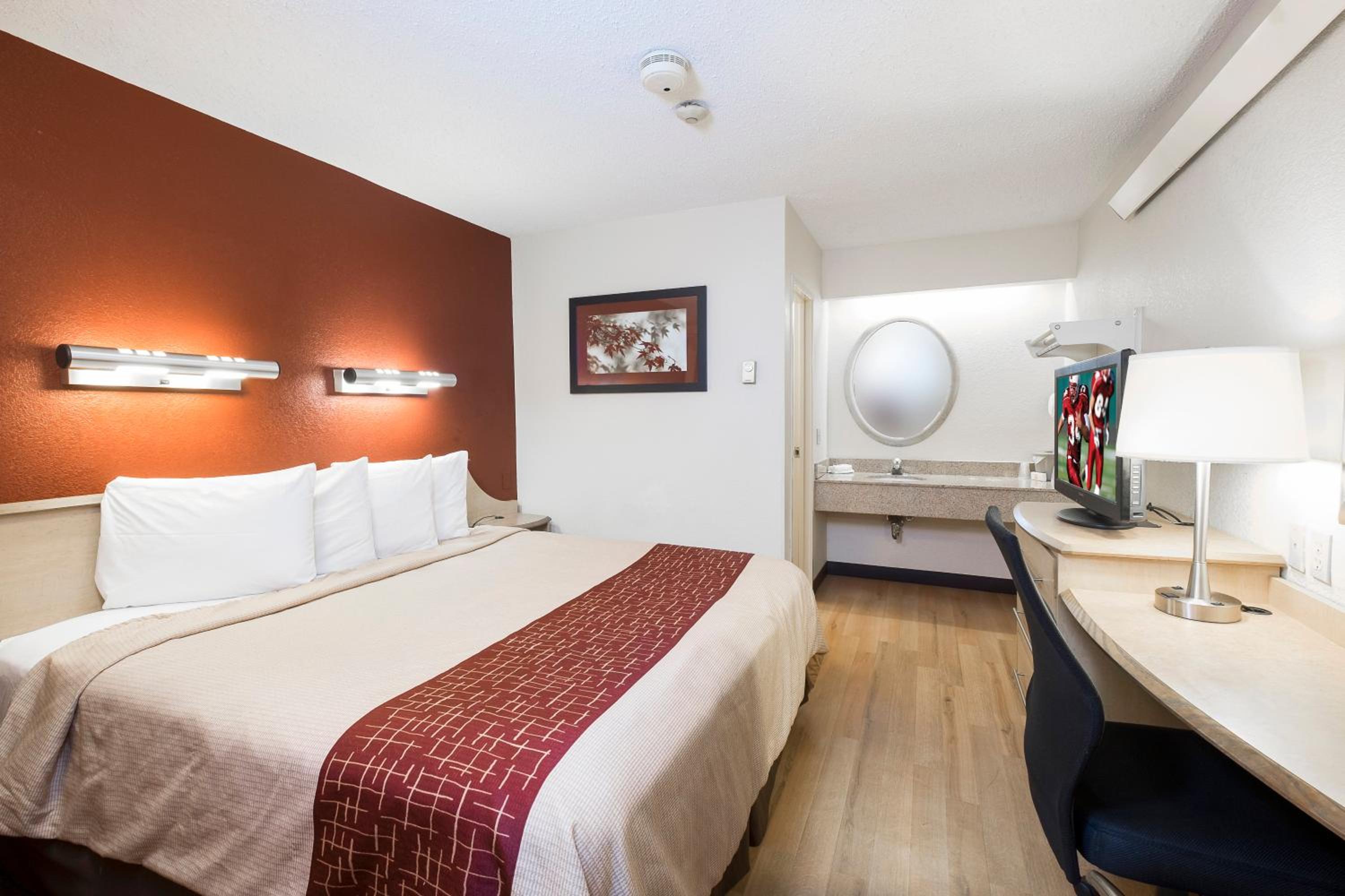  Deluxe King Room Smoke Free