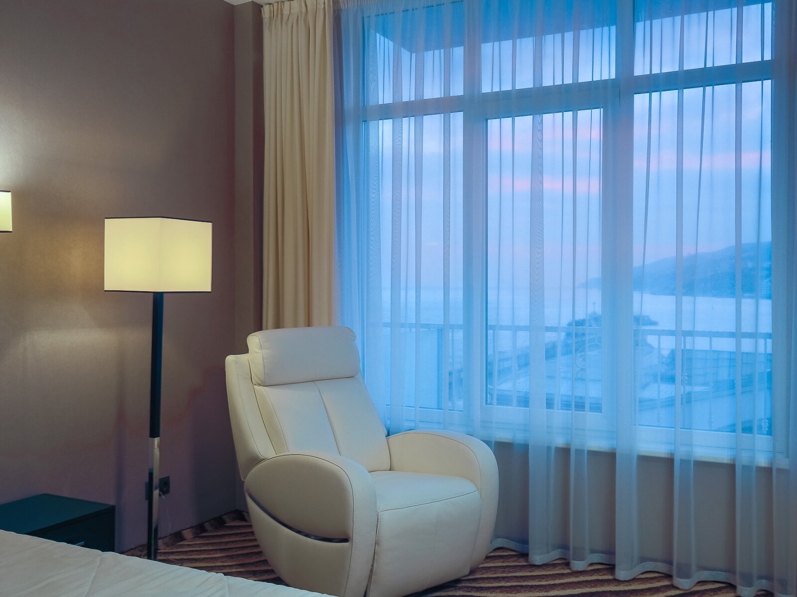 Полулюкс Делюкс