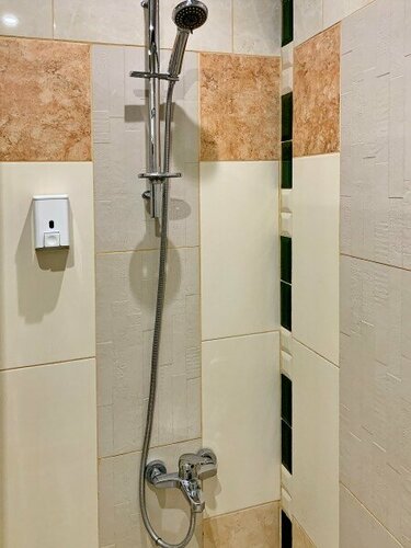 Трехместный номер с душем