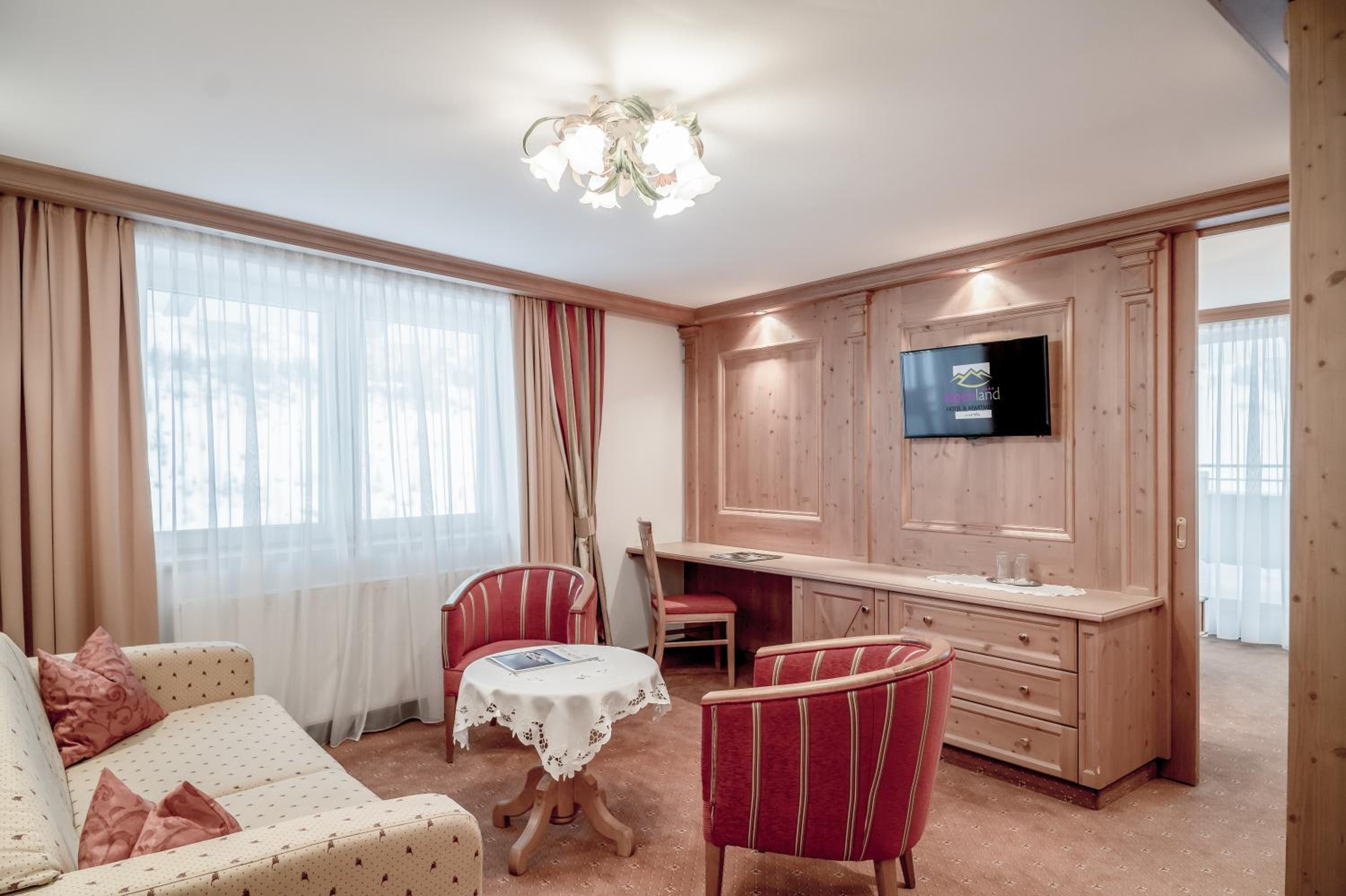 Junior Suite with Mountain View