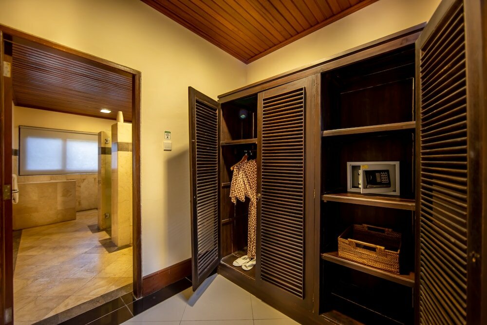 Three Bedroom Pool Villa with Valley View