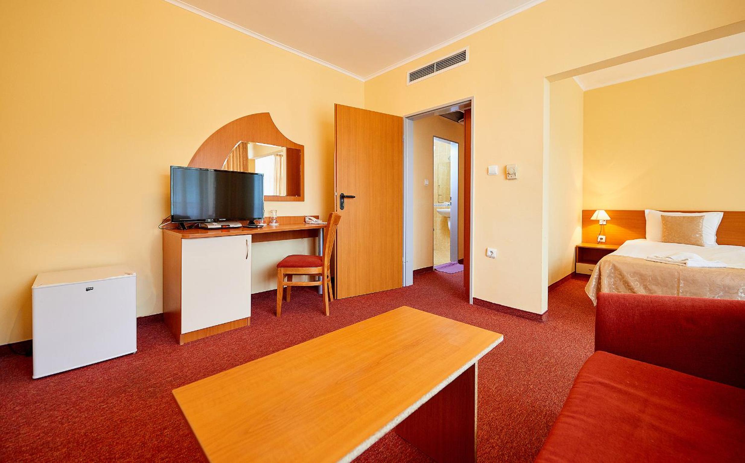 Junior Suite (2 Adults + 2 Children)