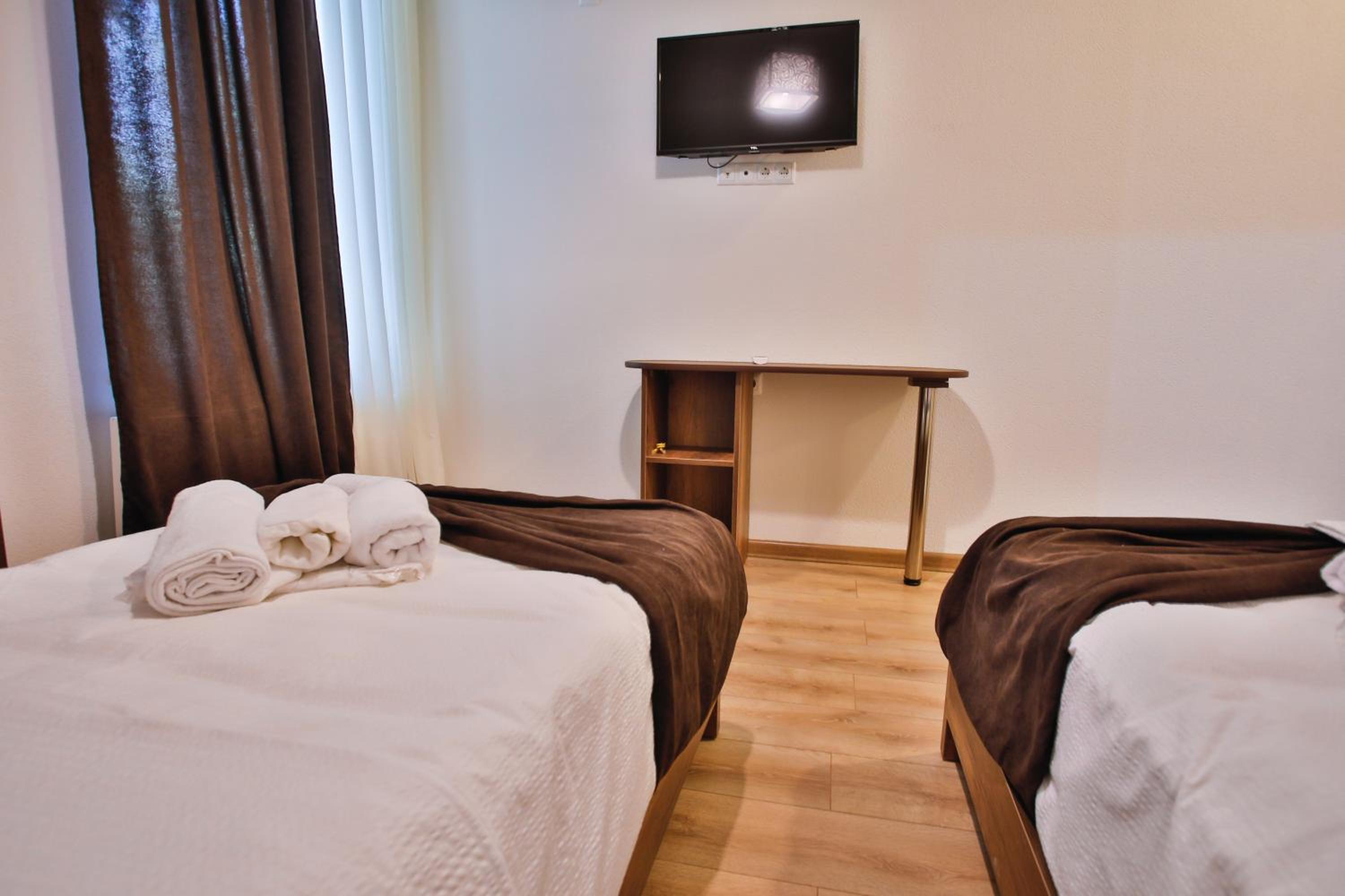 Twin Room with Shower