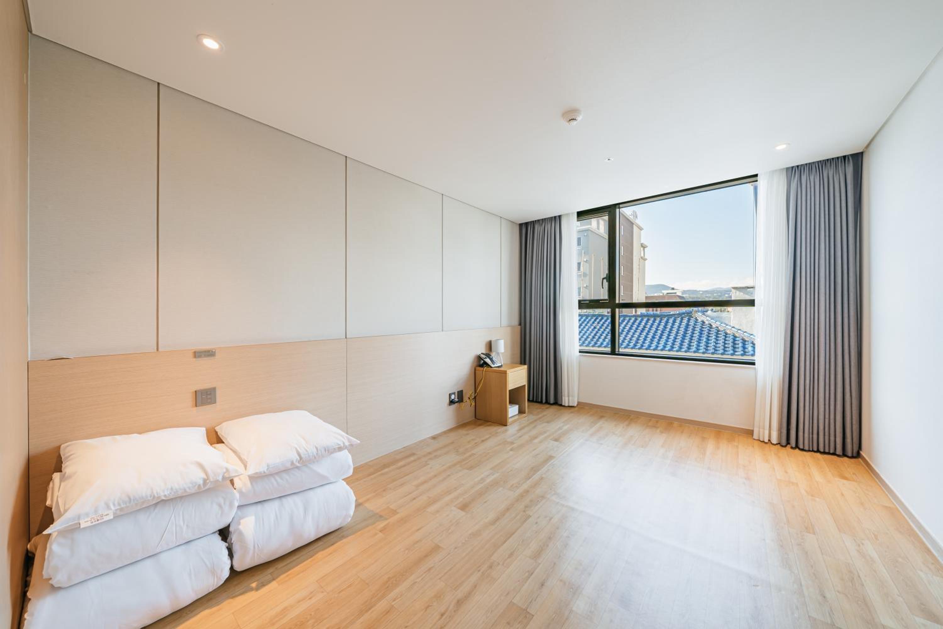 Korean-Style Ondol Room