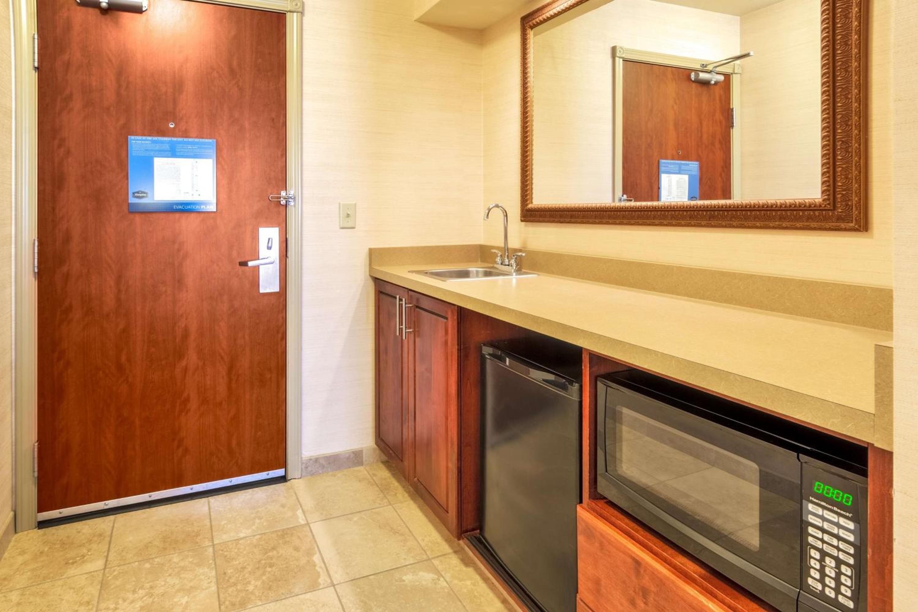 Queen Studio Suite with Two Queen Beds and Sofa Bed - Non-Smoking