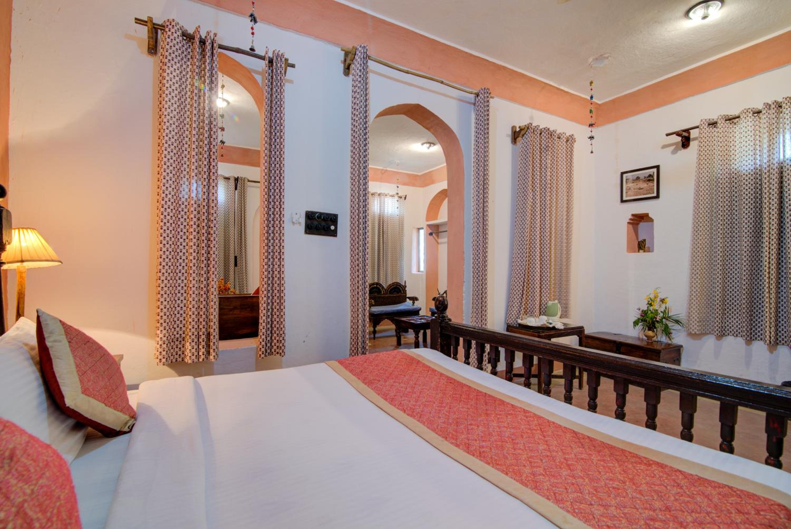 Club Room Living Area ((Enjoy Hi-Tea with Cookie)