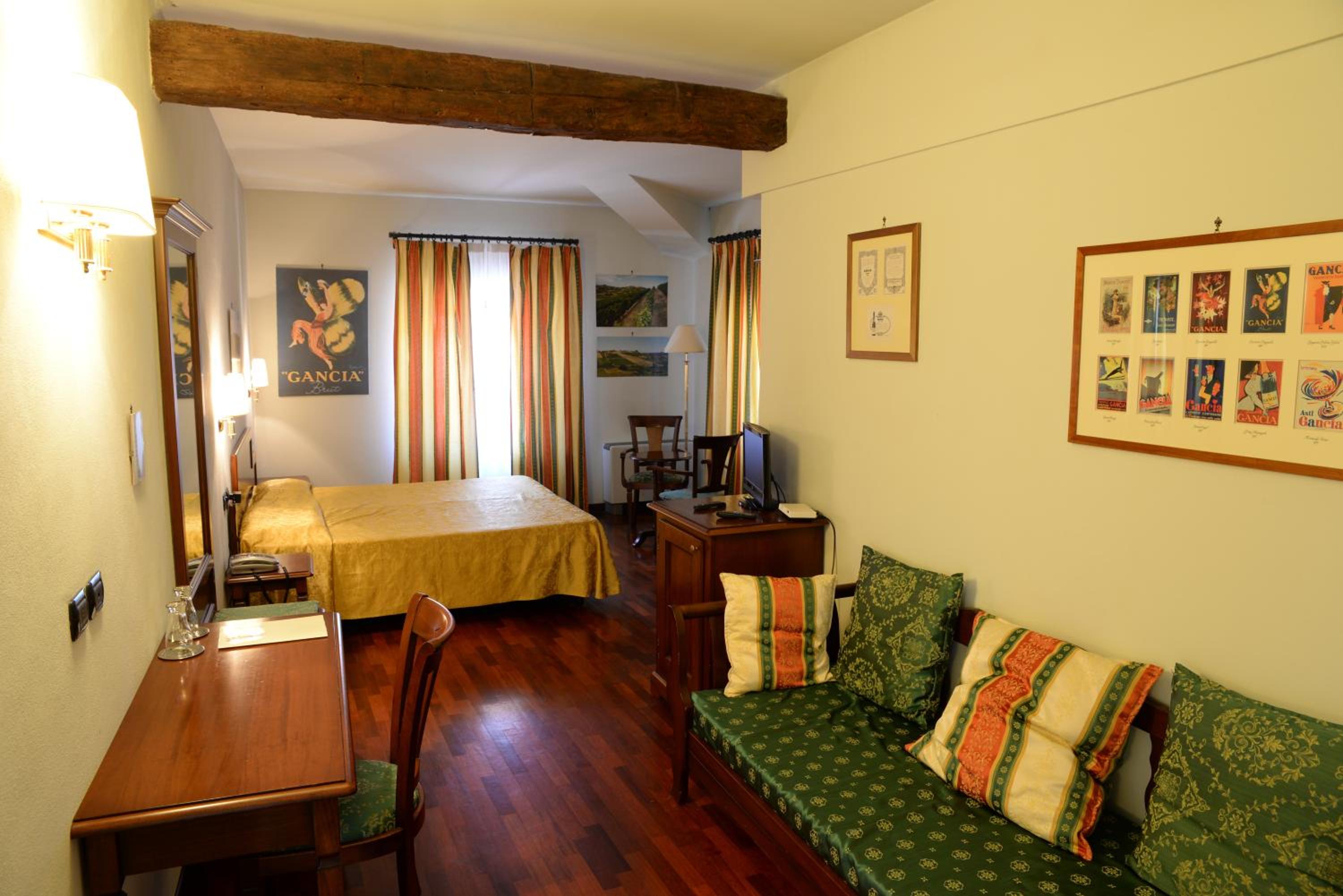 Triple Room