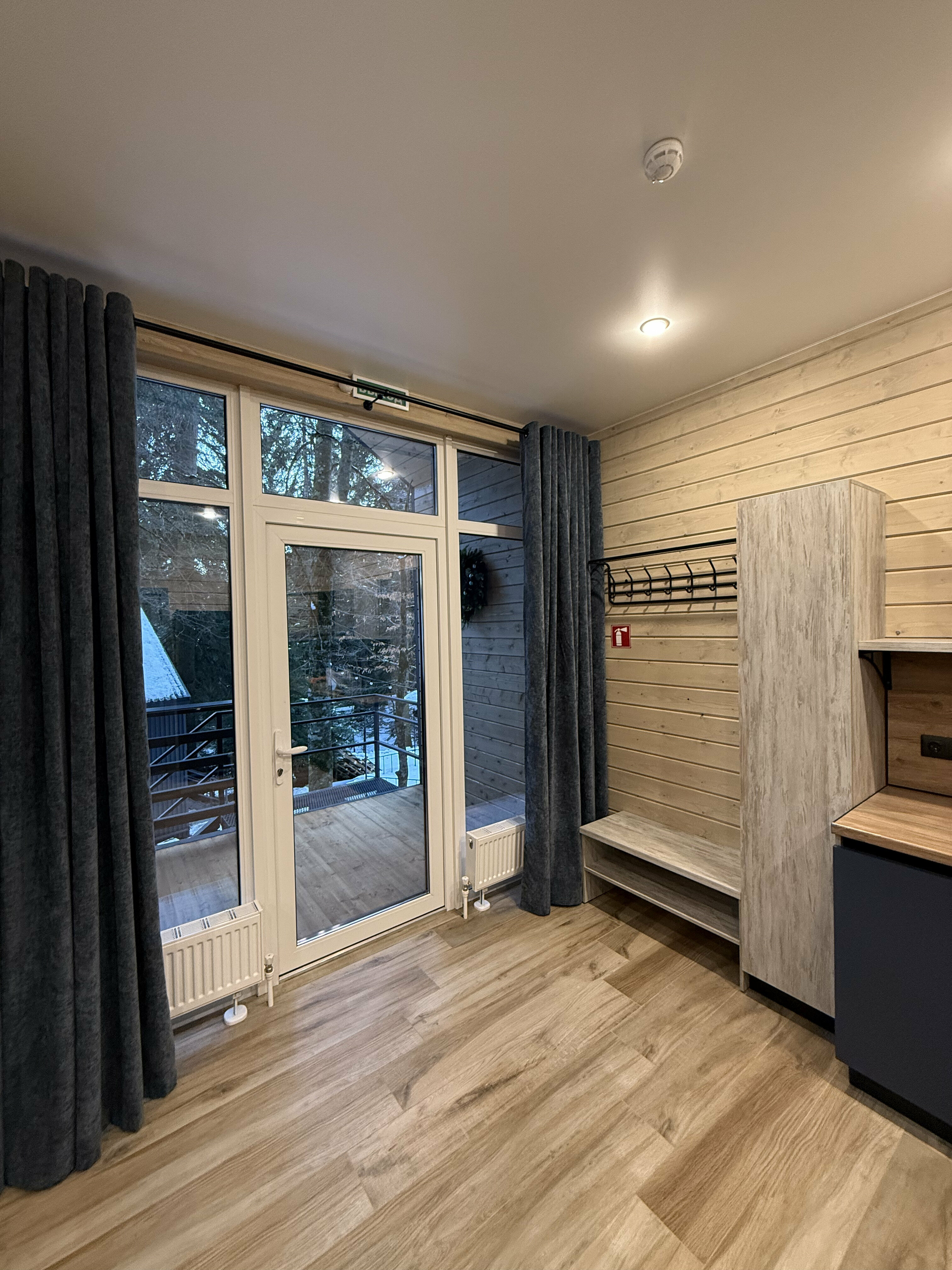 Коттедж с видом на лес