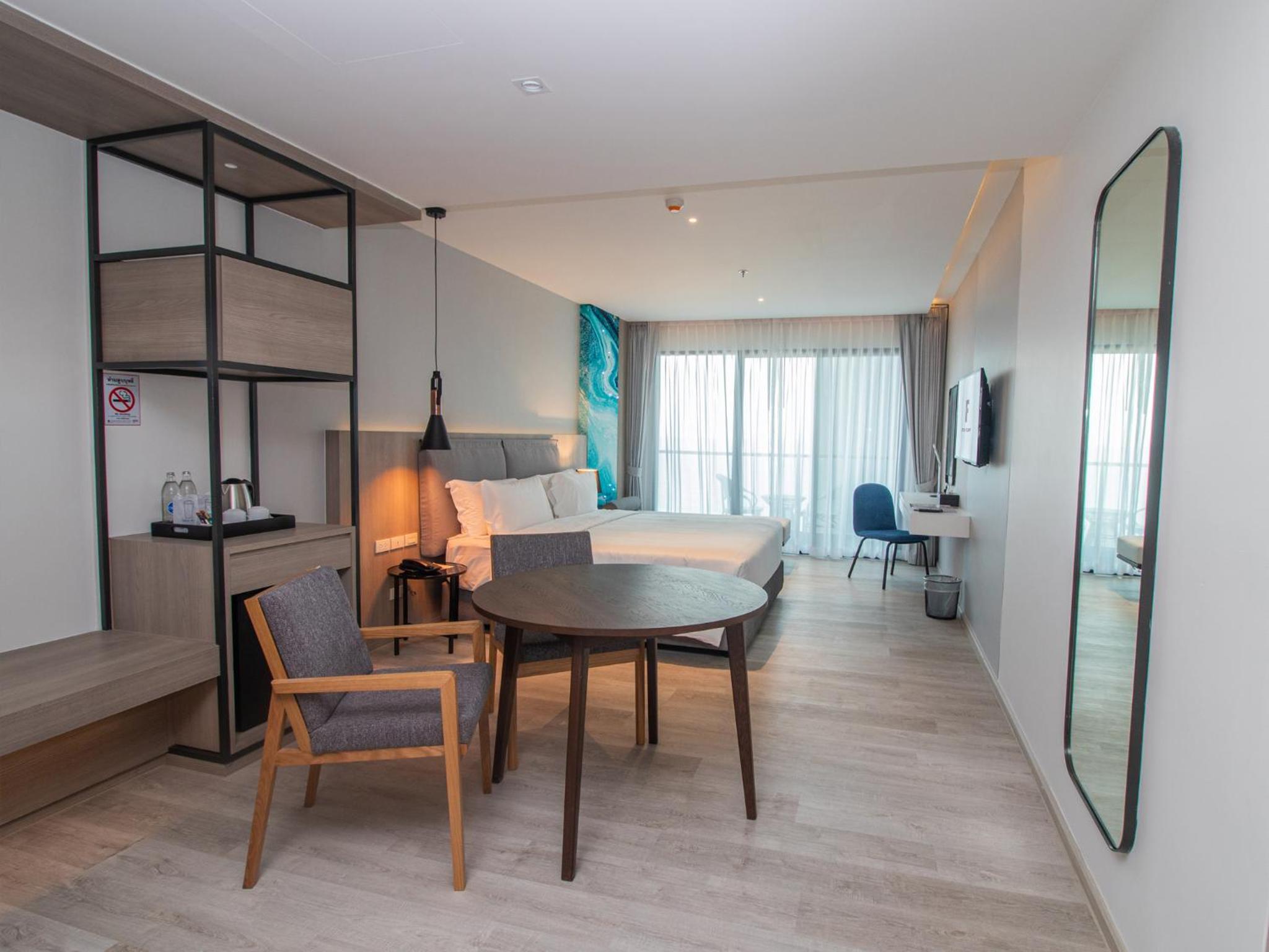 Premier Sea View Room