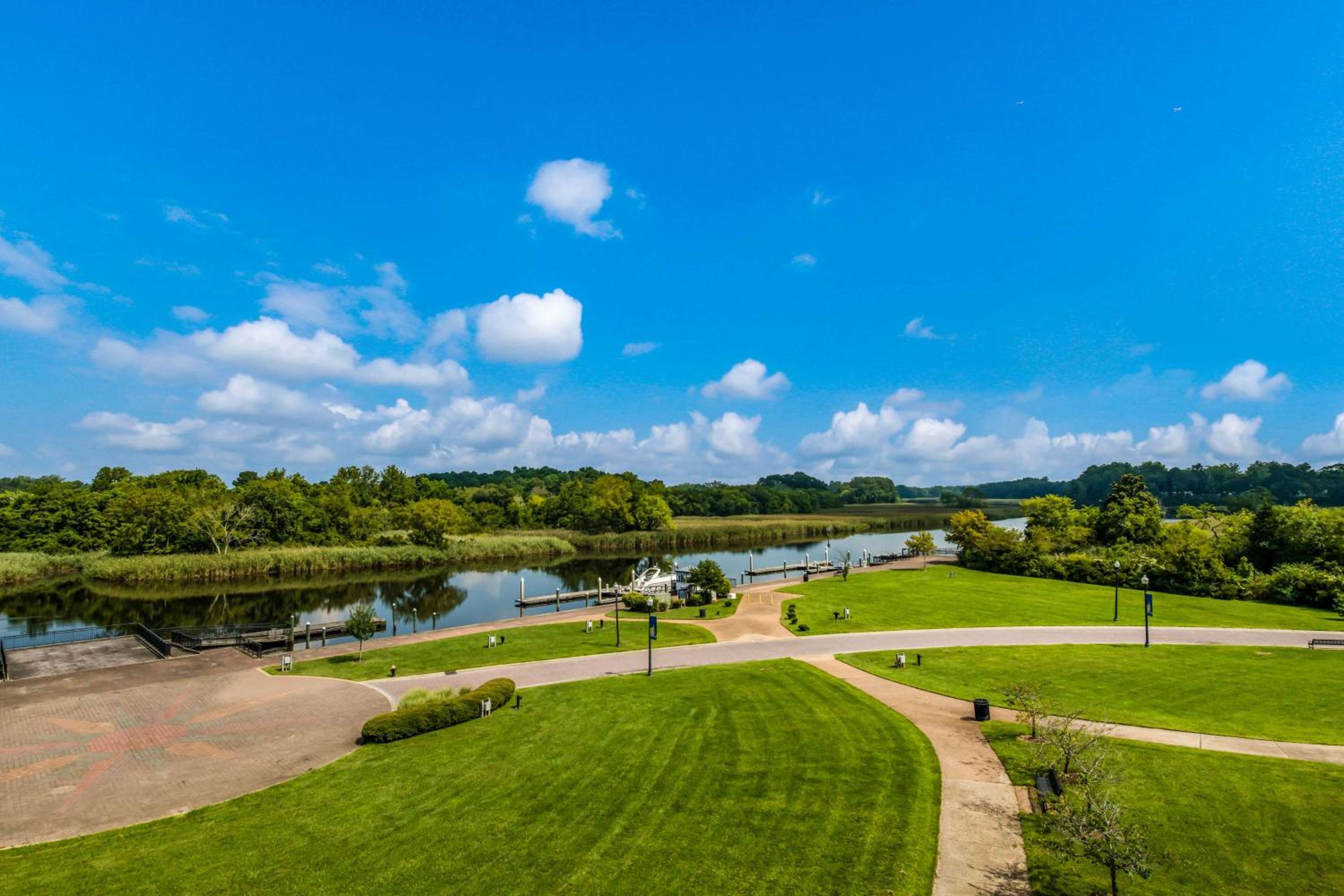 King Room with Tub - Mobility and Hearing Access