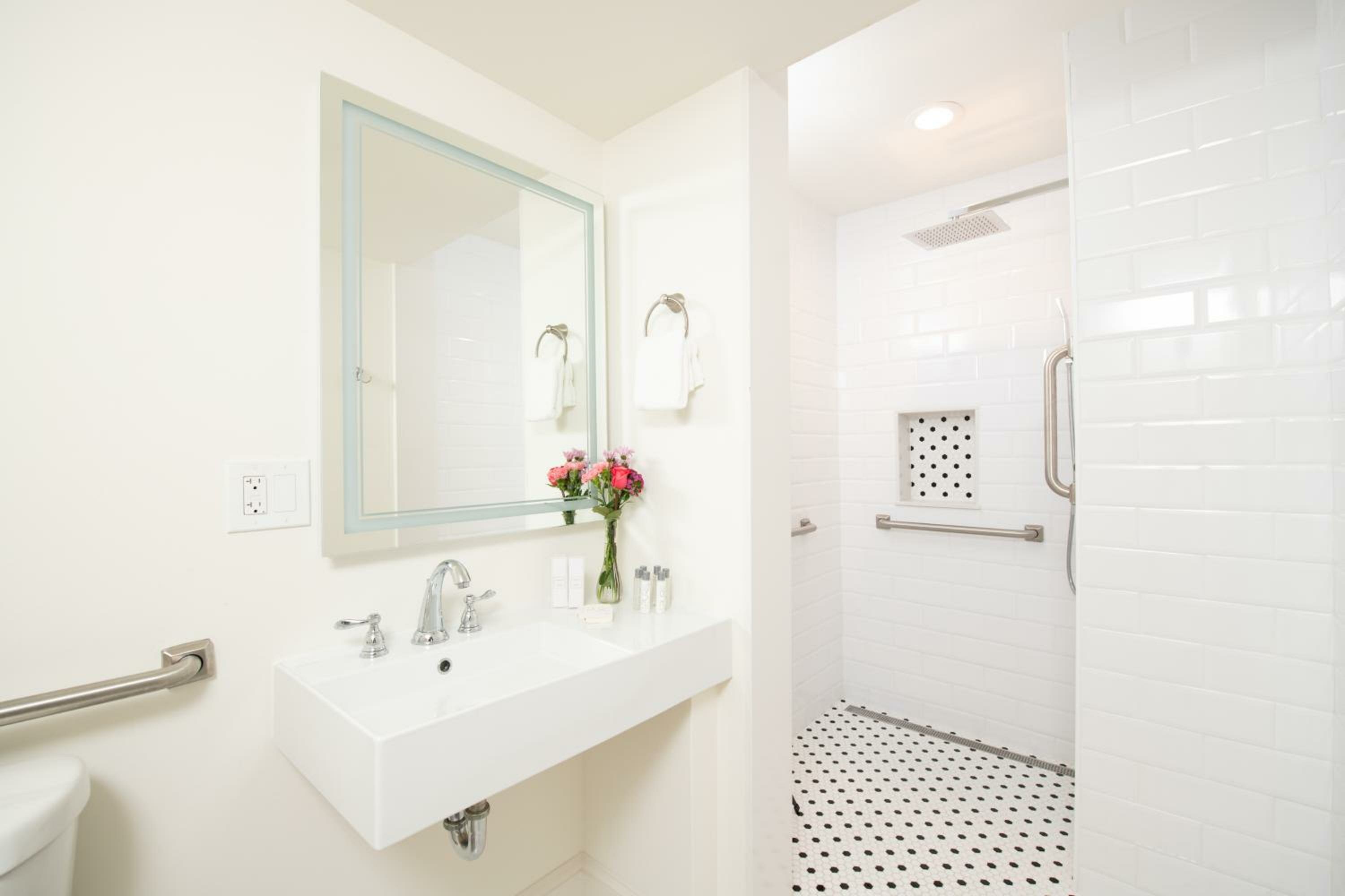 Deluxe King Room (NOT Pet Friendly)