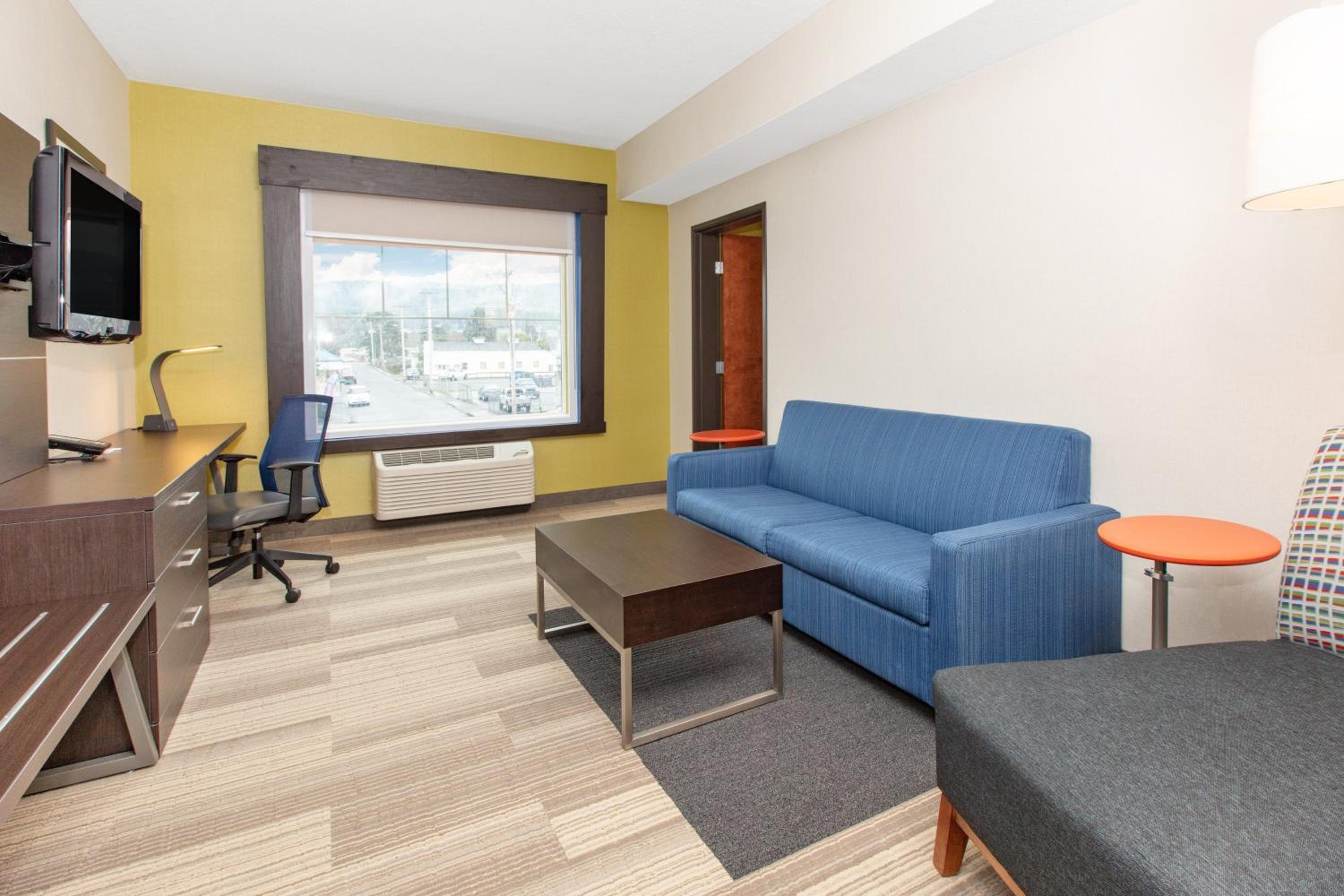 One-Bedroom King Suite with Spa Bath