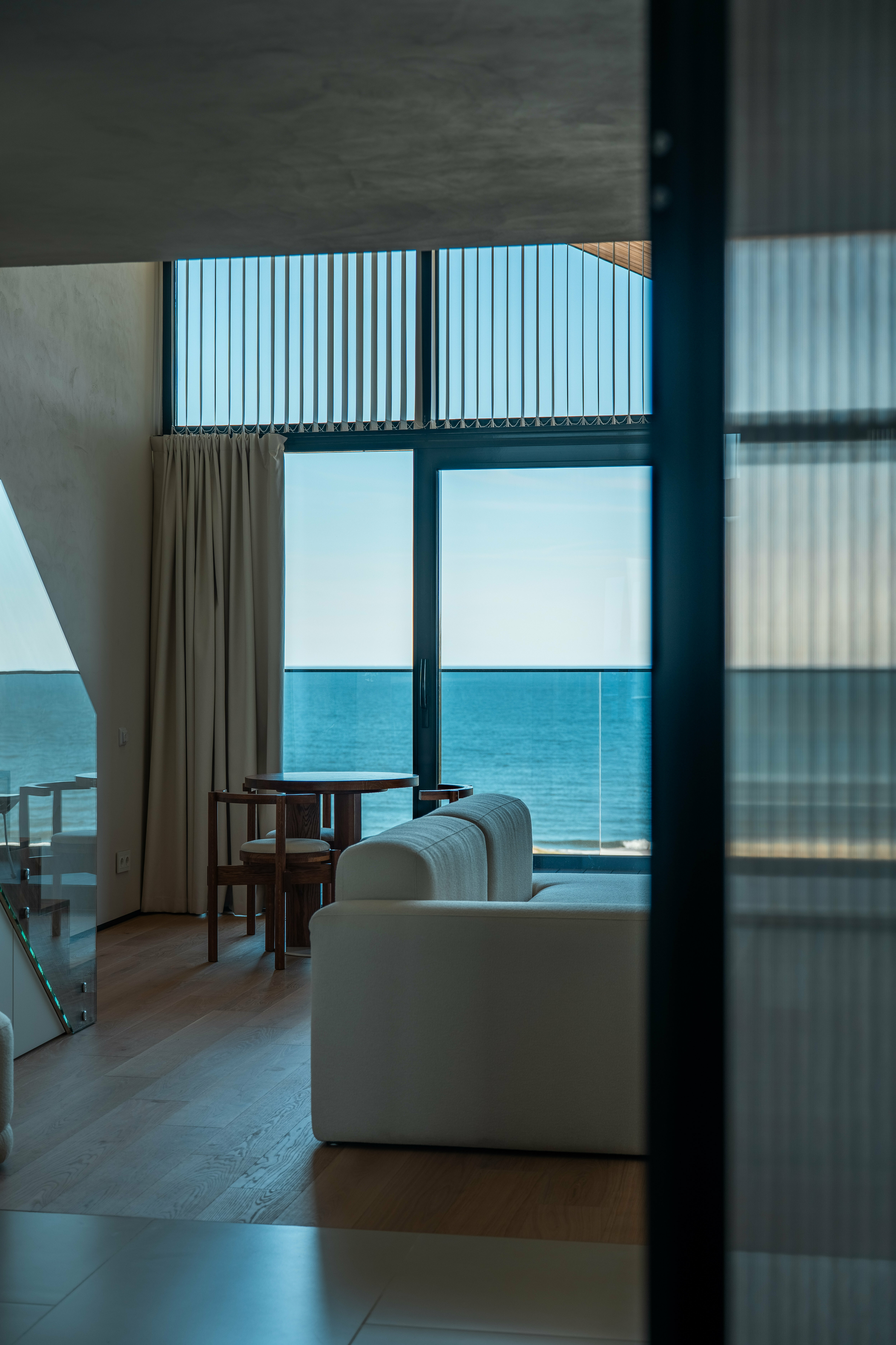 Двухуровневая студия с панорамным видом на море