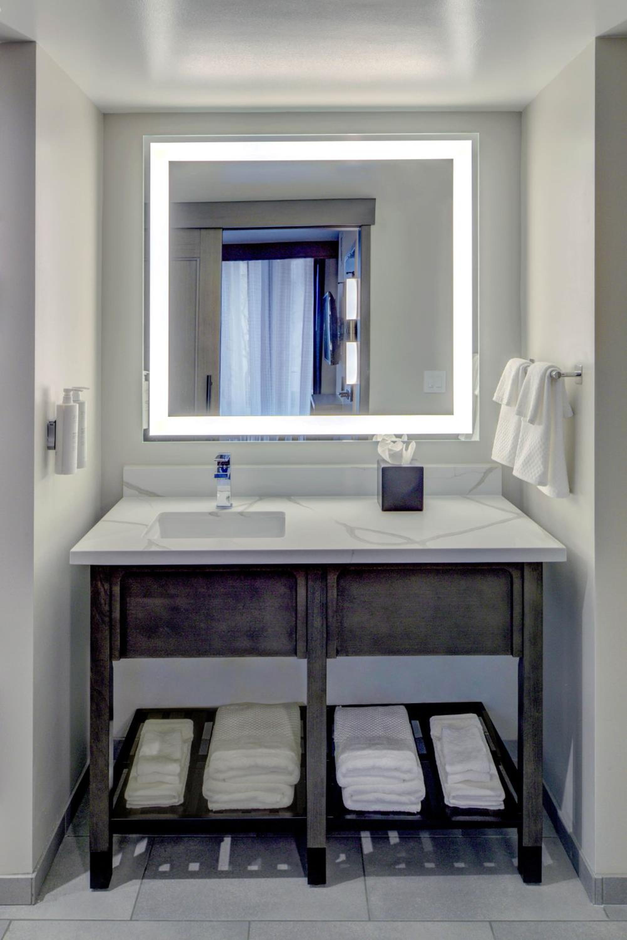 King Studio Suite