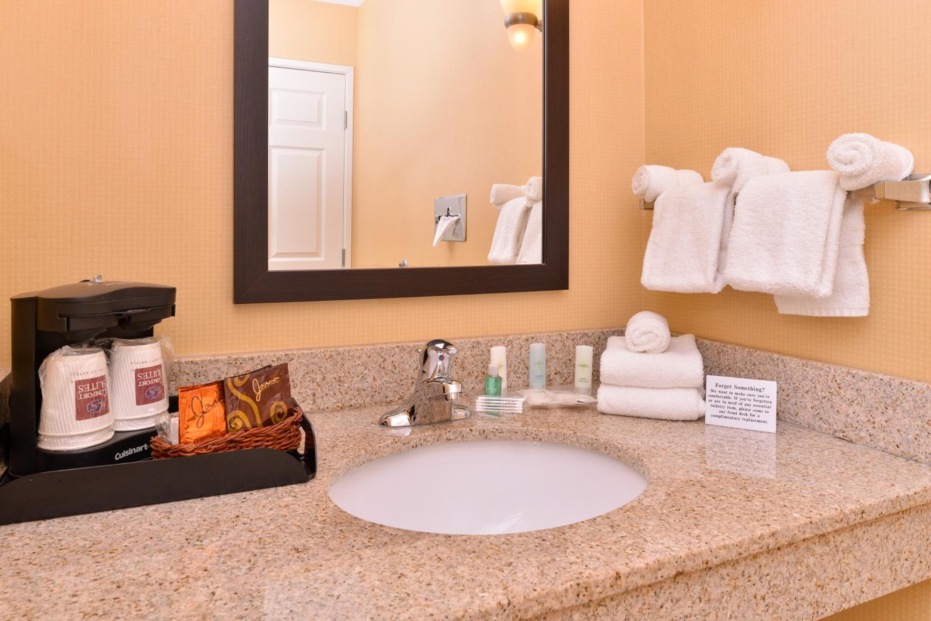 King Suite - Accessible/Non-Smoking