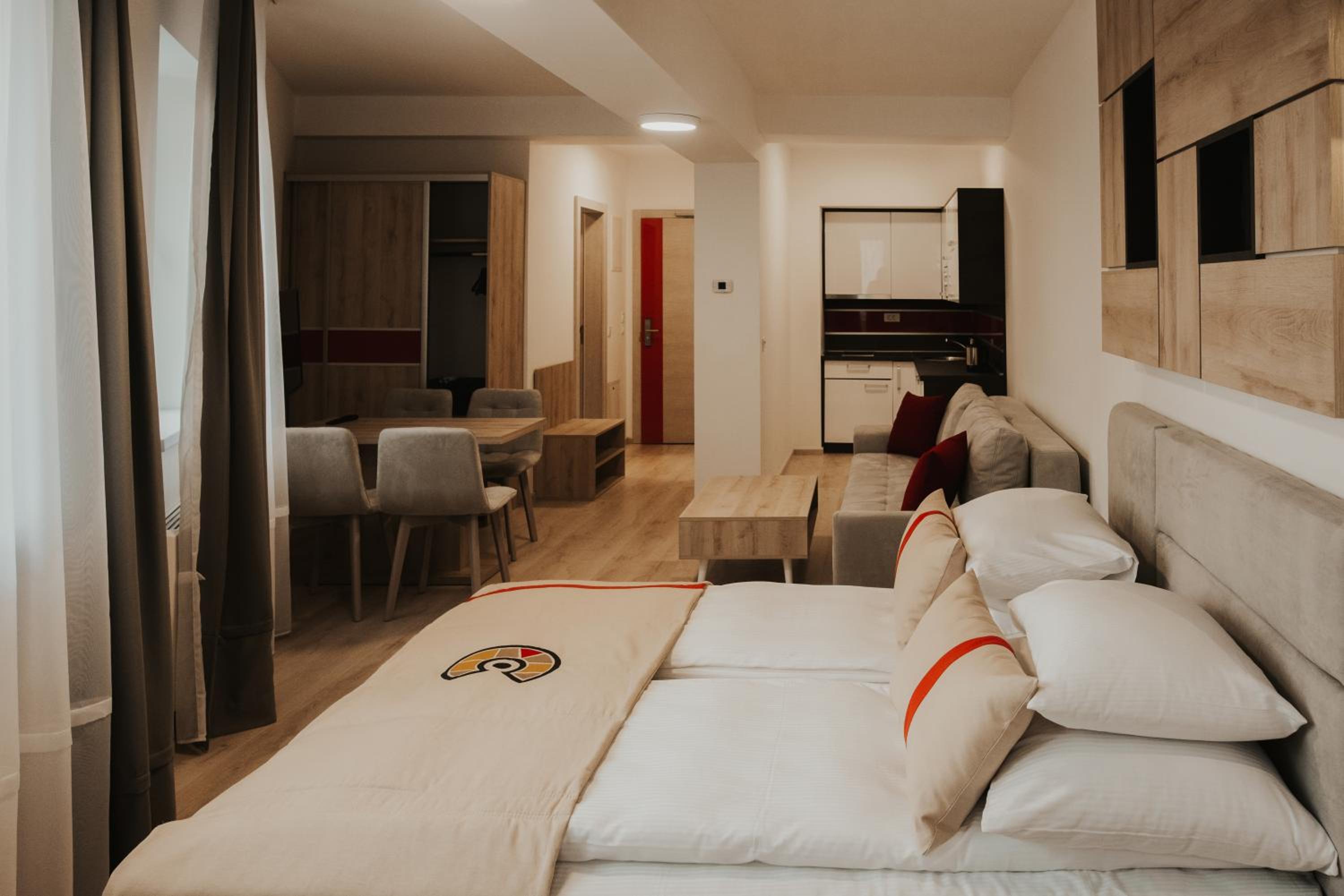 King Studio with Sofa Bed