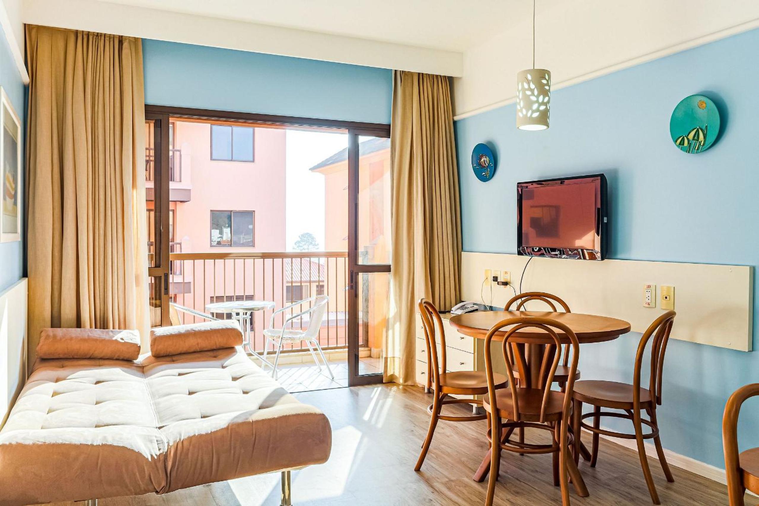 Suite with Pool View