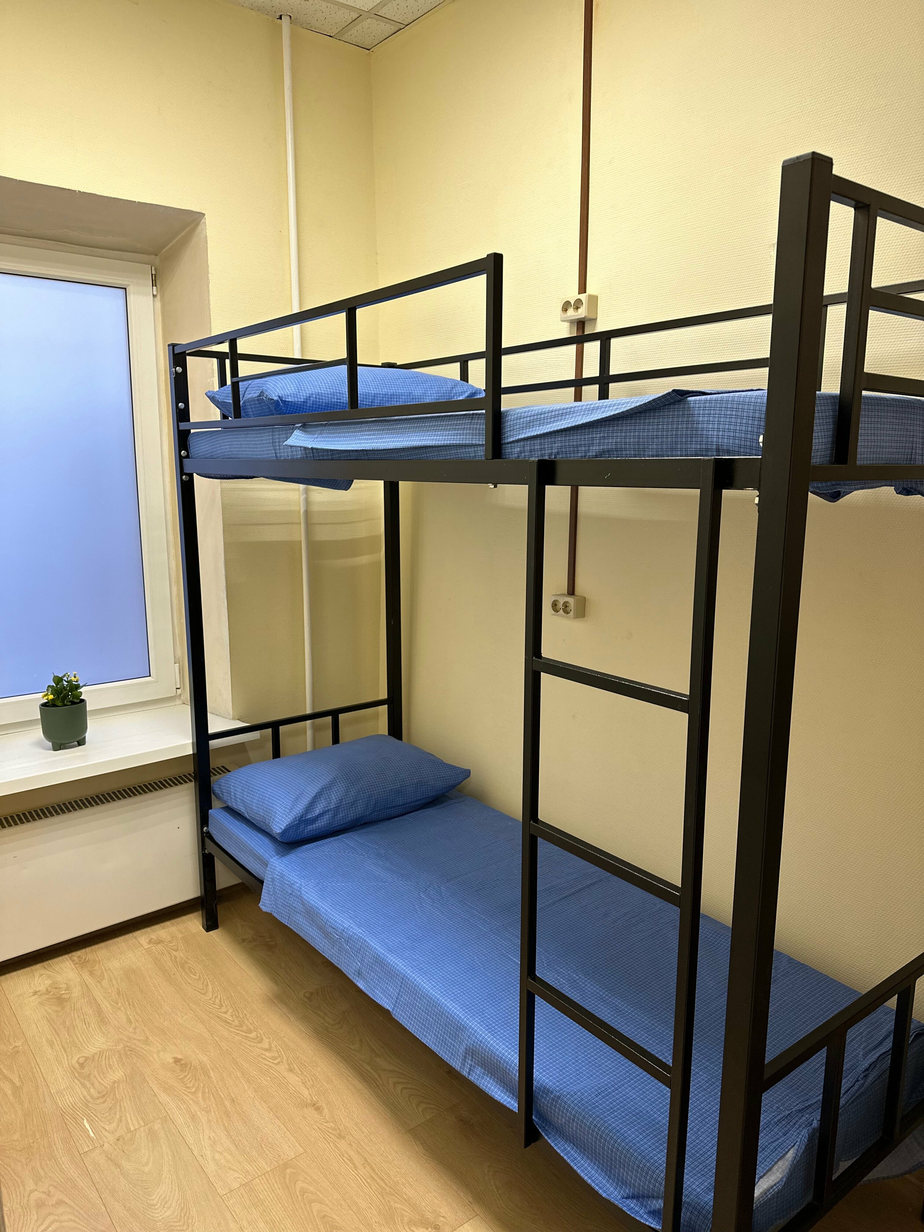 Кровать в общем 2-х местном номере