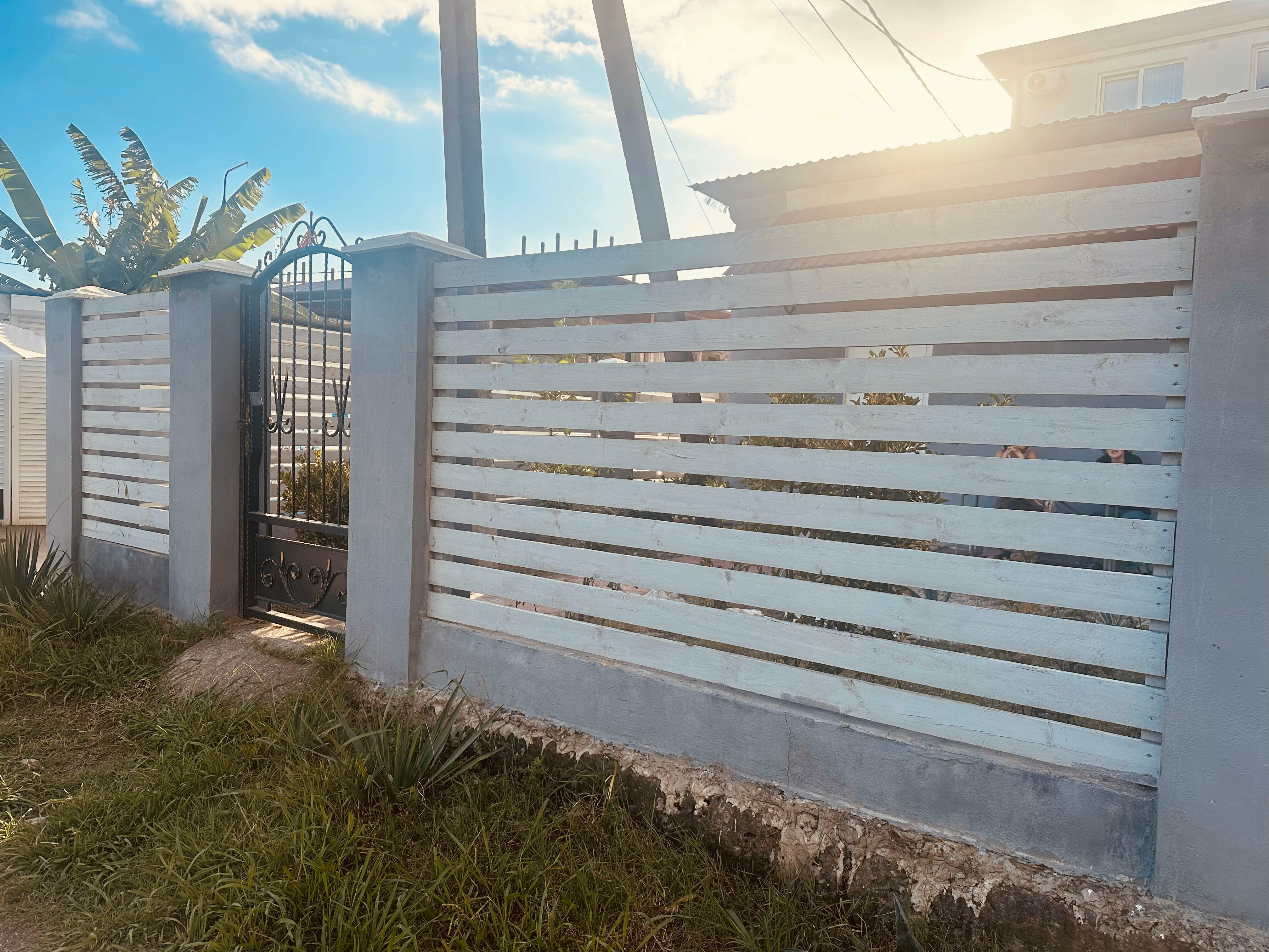 Дом с собственным двориком и кухней