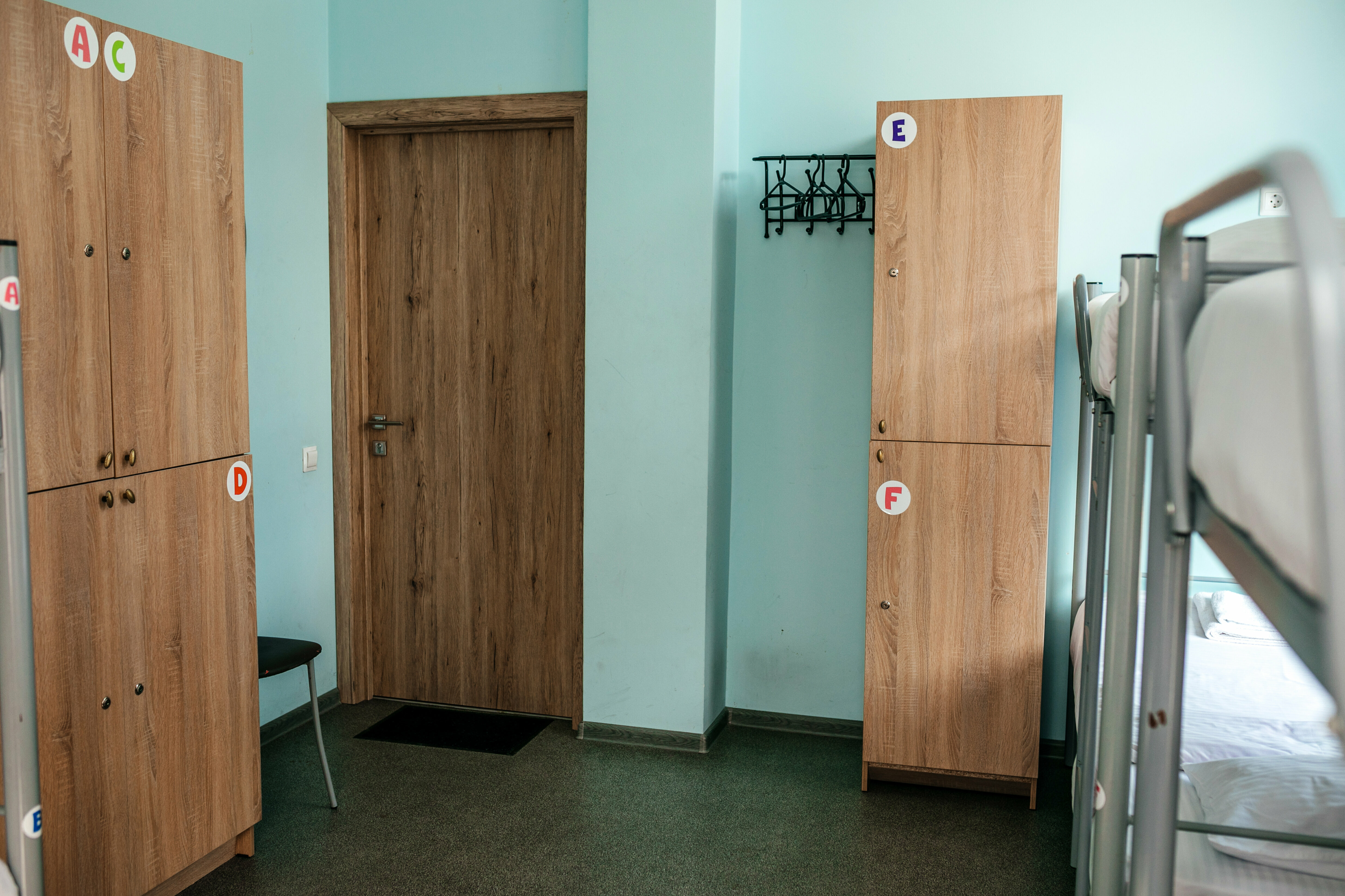 Кровать в общем 6-местном номере