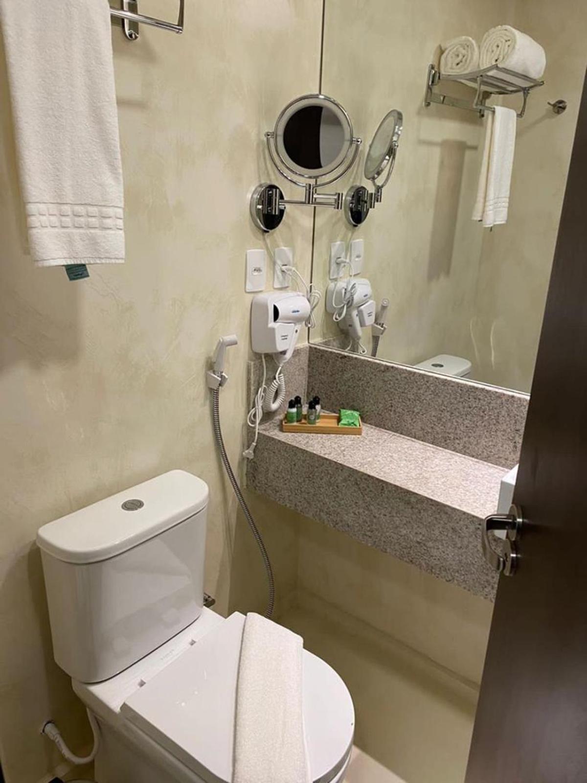 Premium Double - 1 Queen Bed