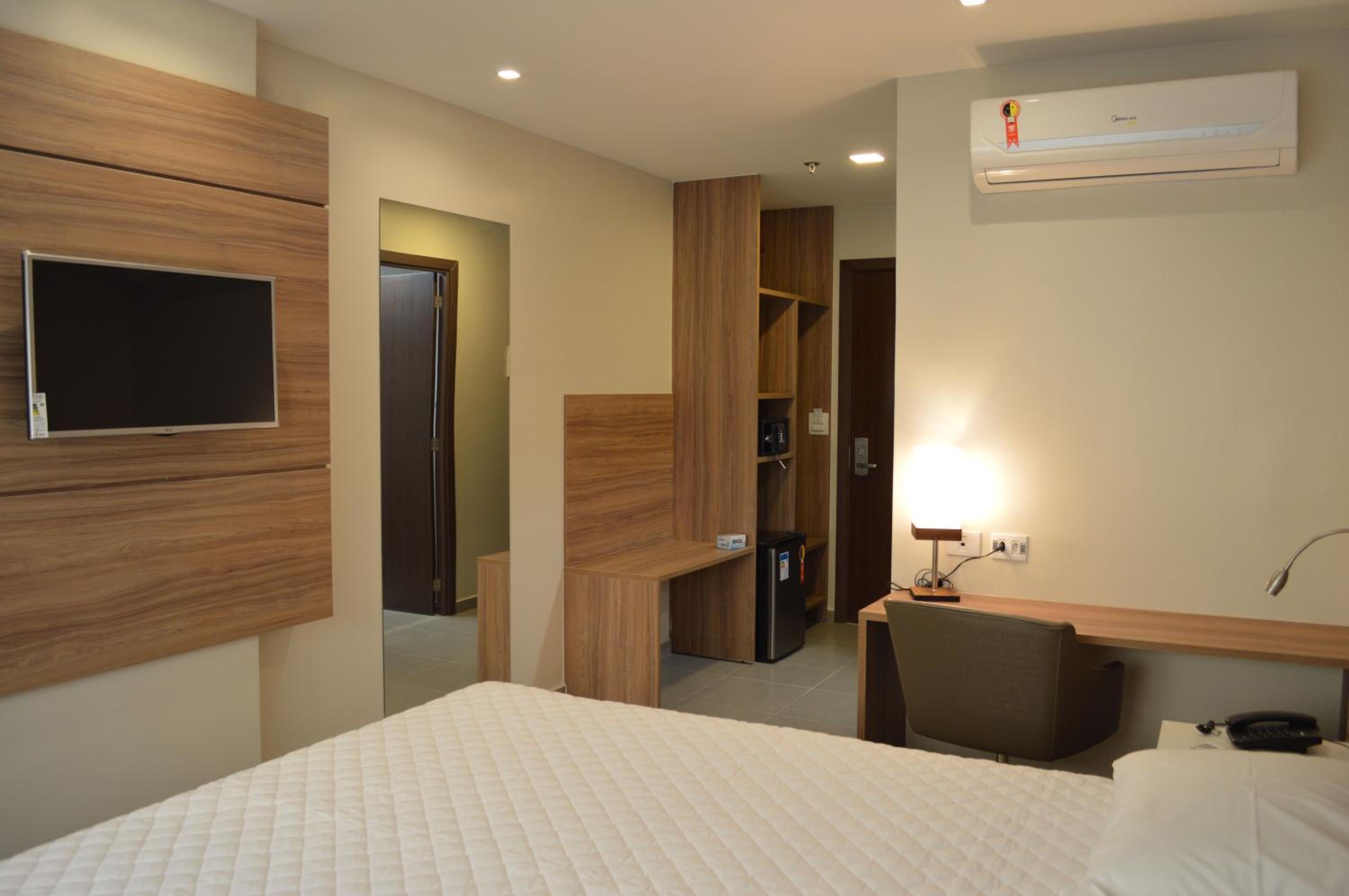 Standard Triple - 1 Queen Bed and 1 Single Bed