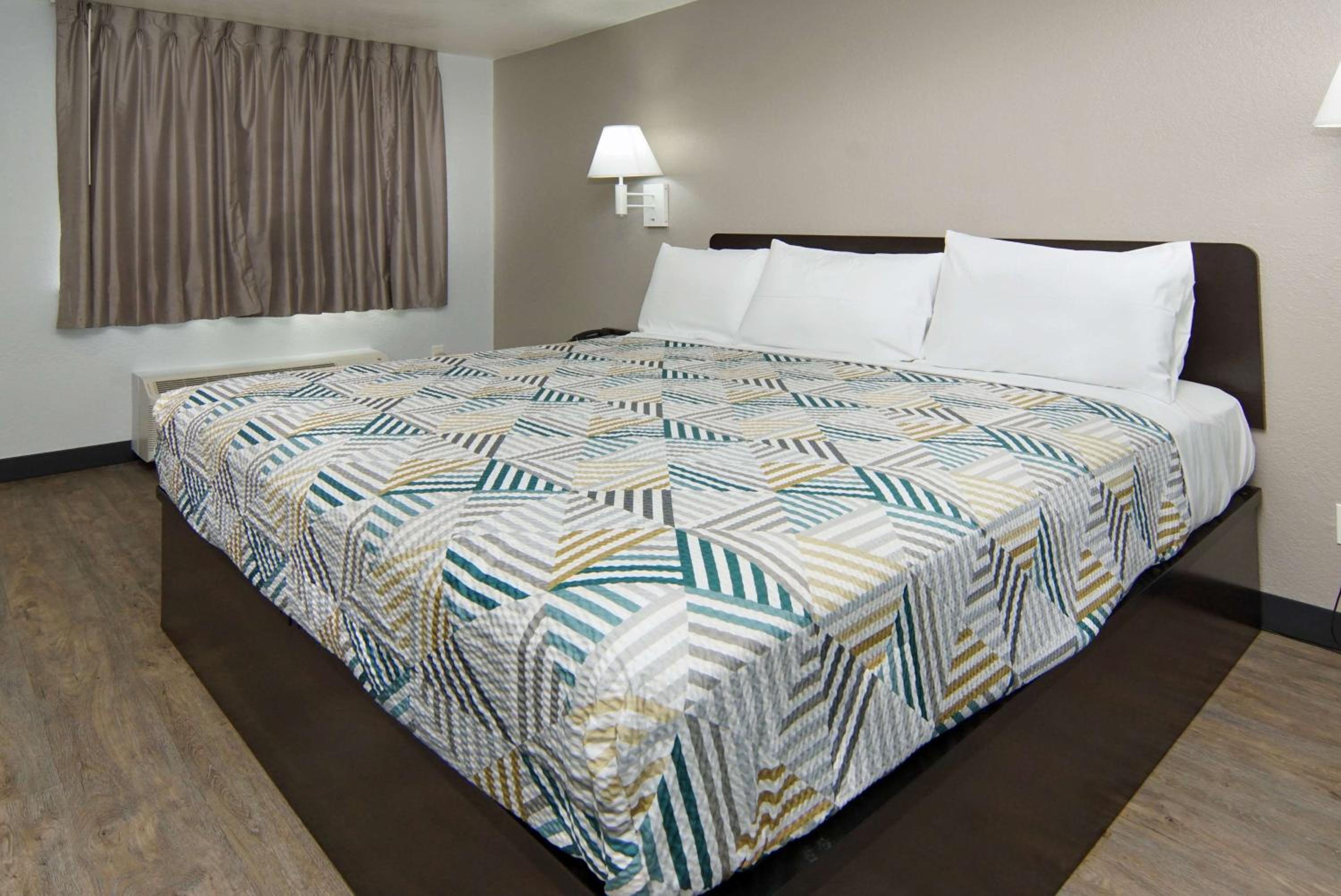 King Room - Disability Access - Non-Smoking