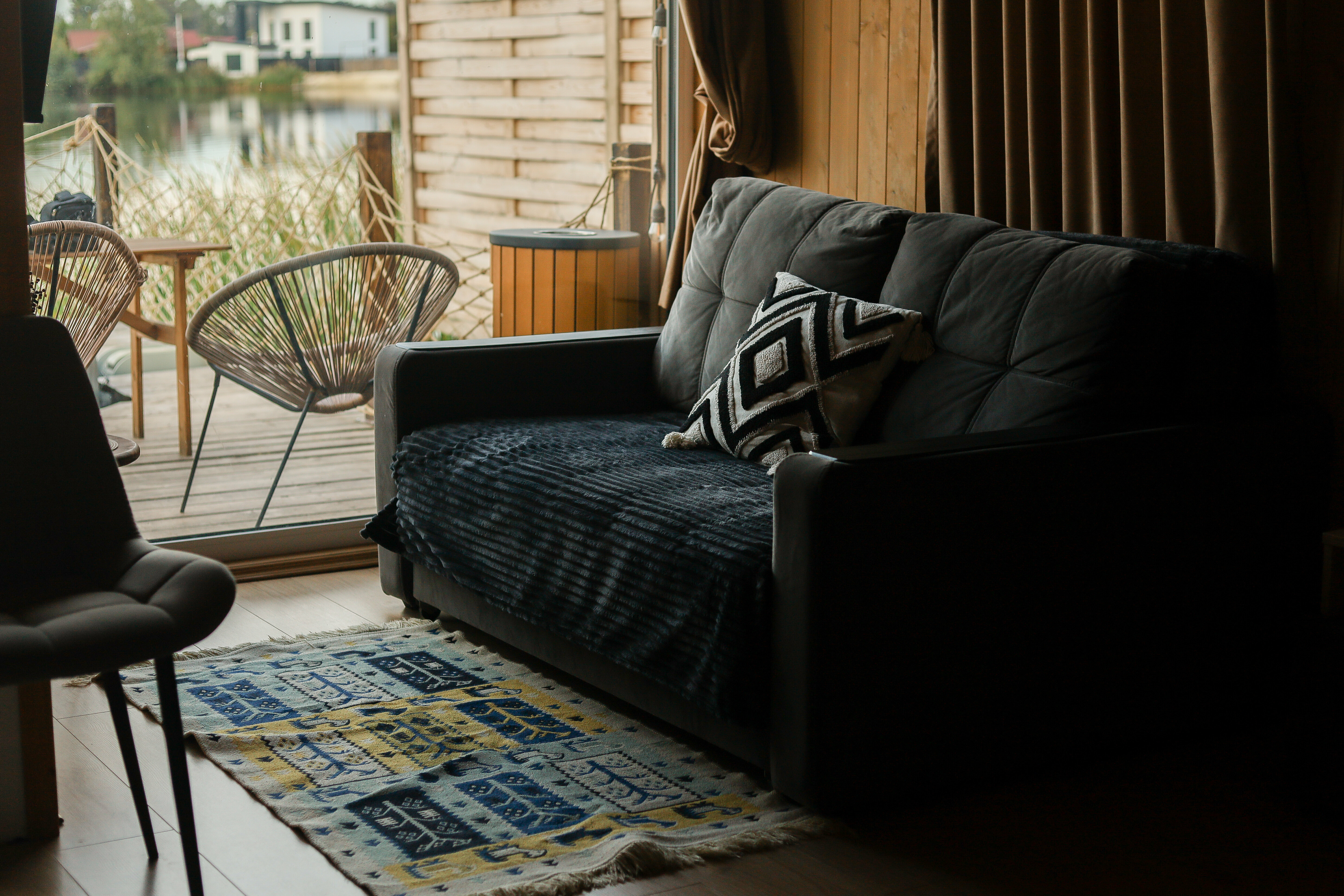 Четырехместный номер с видом на озеро