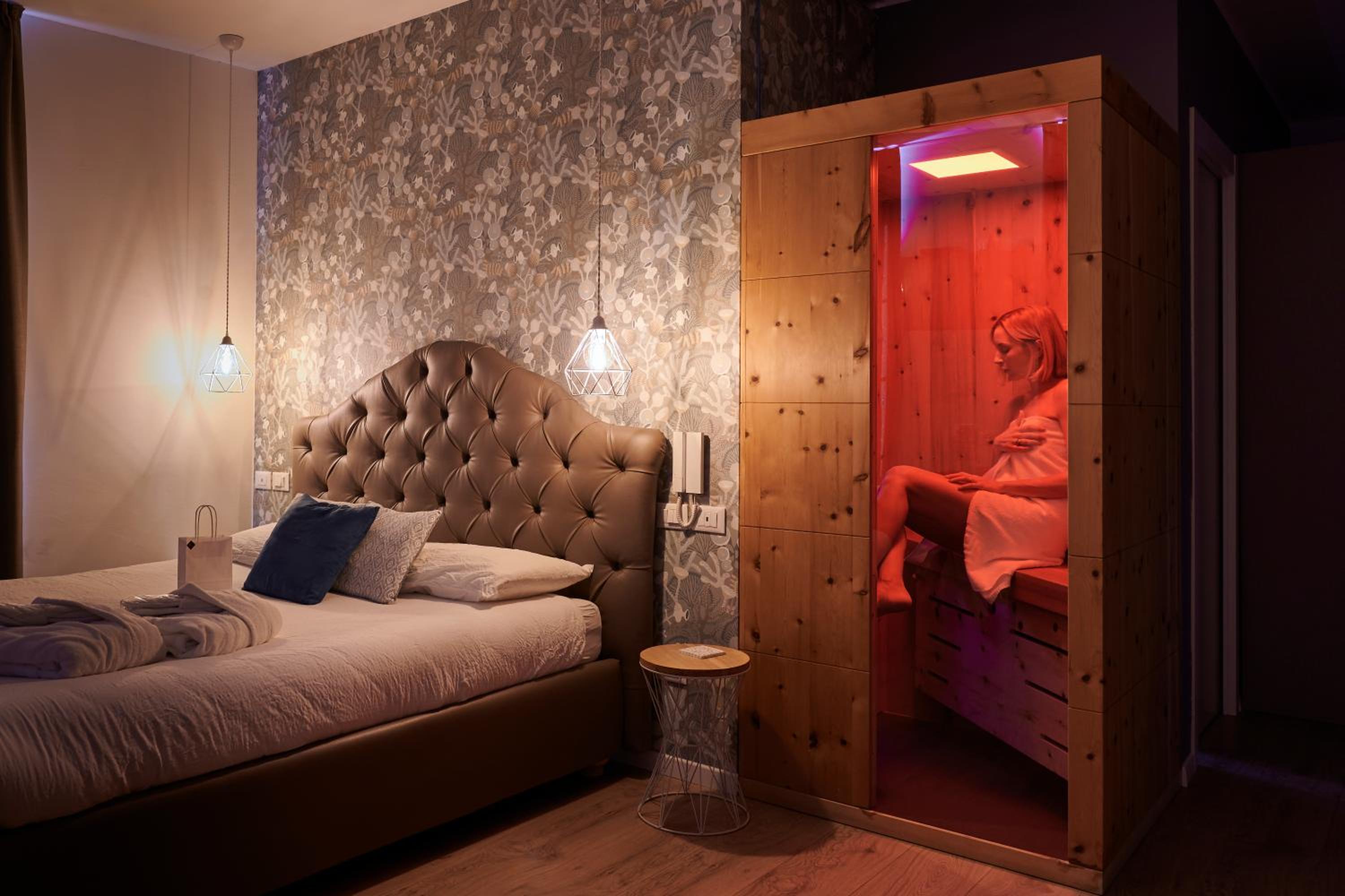 Suite with Sauna and Balcony