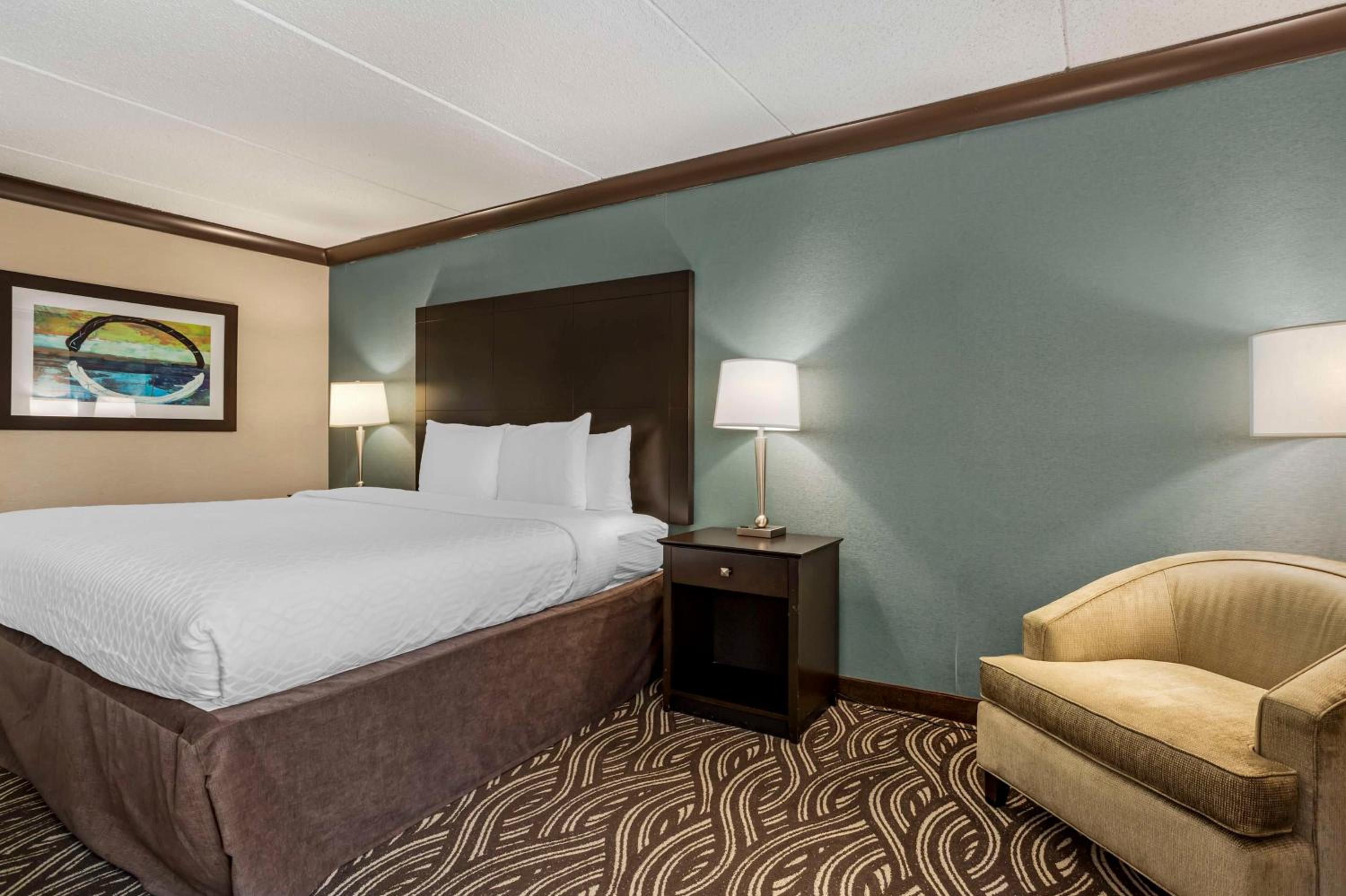 King Room With Sofa Bed - Non-Smoking