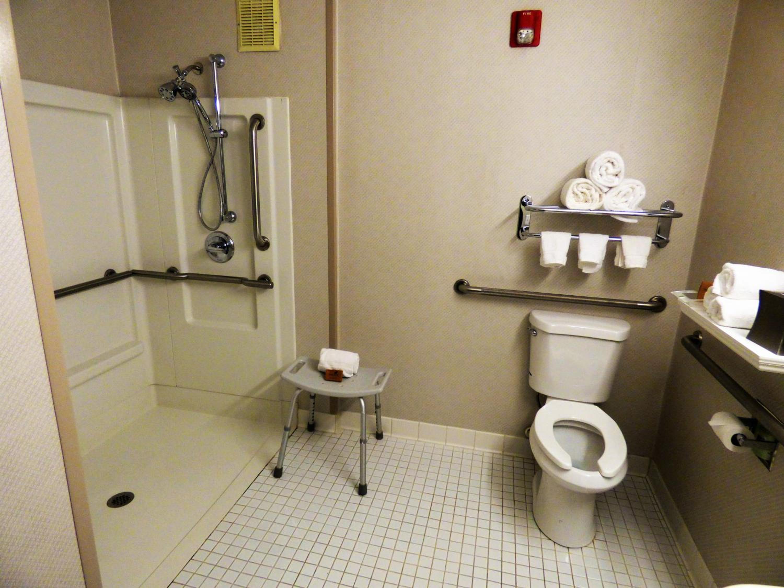 King Room with Bath Tub - Disability Access/Non-Smoking 
