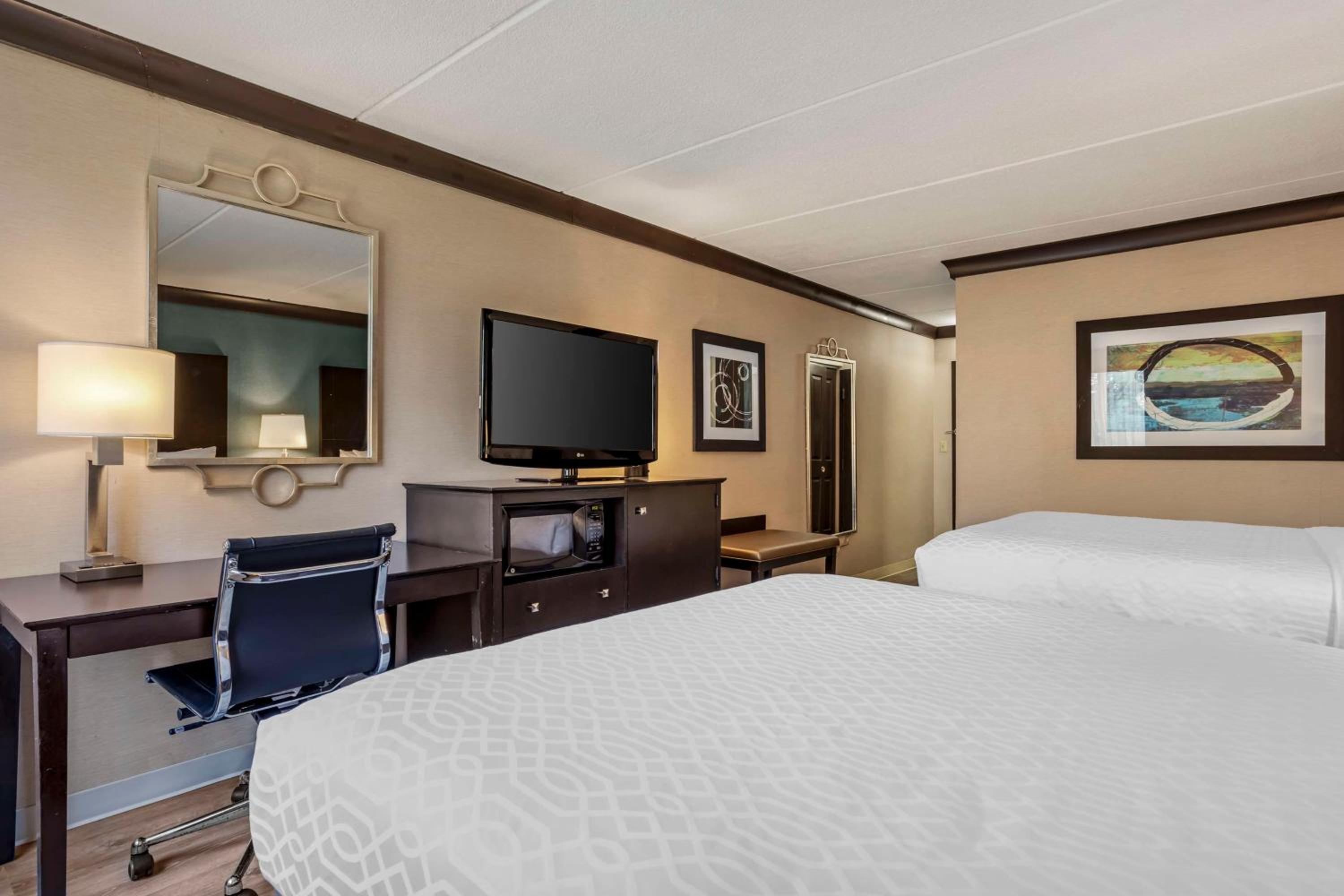 Queen Room with Two Queen Beds - Non-Smoking