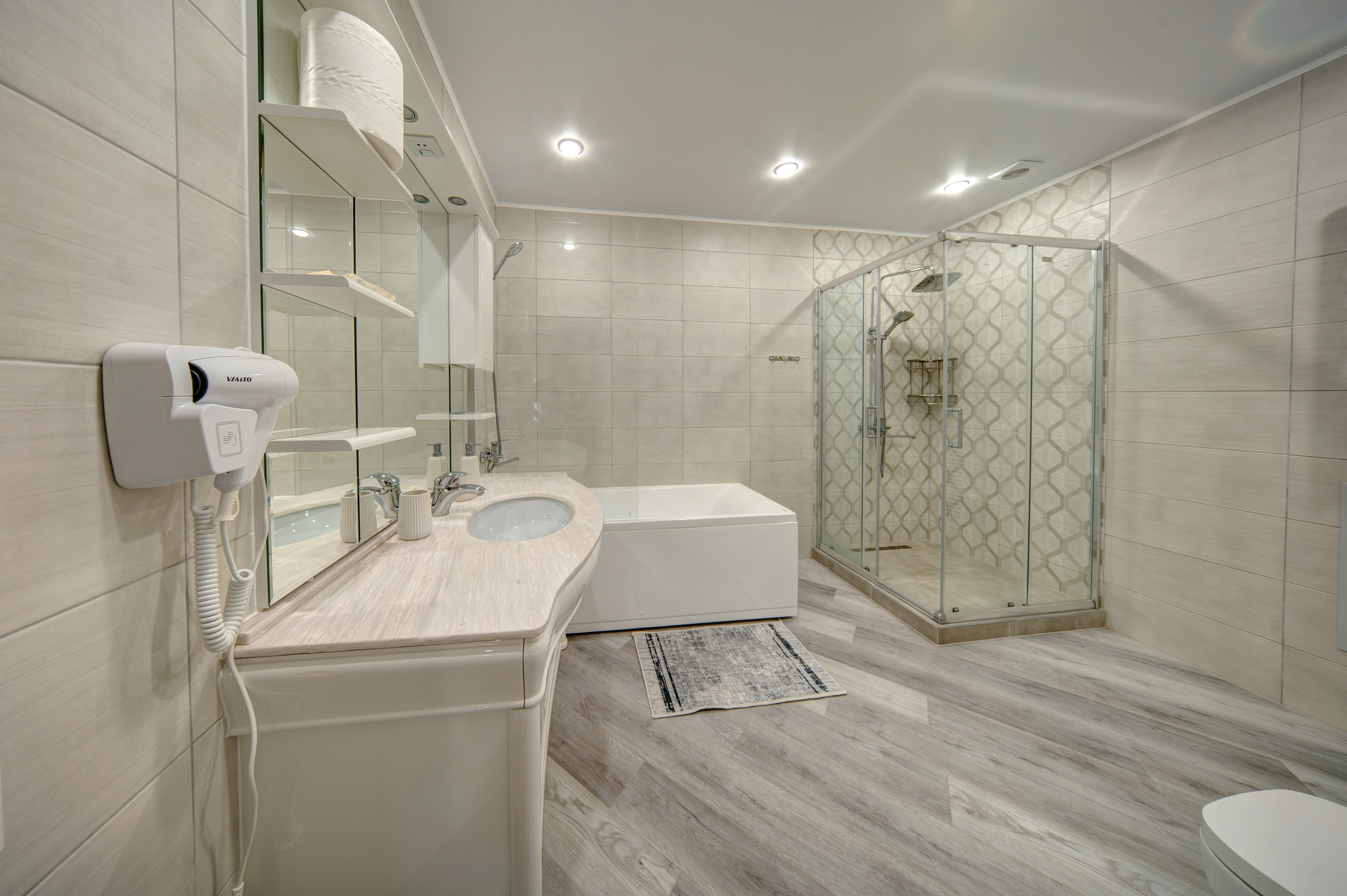 Улучшенный люкс